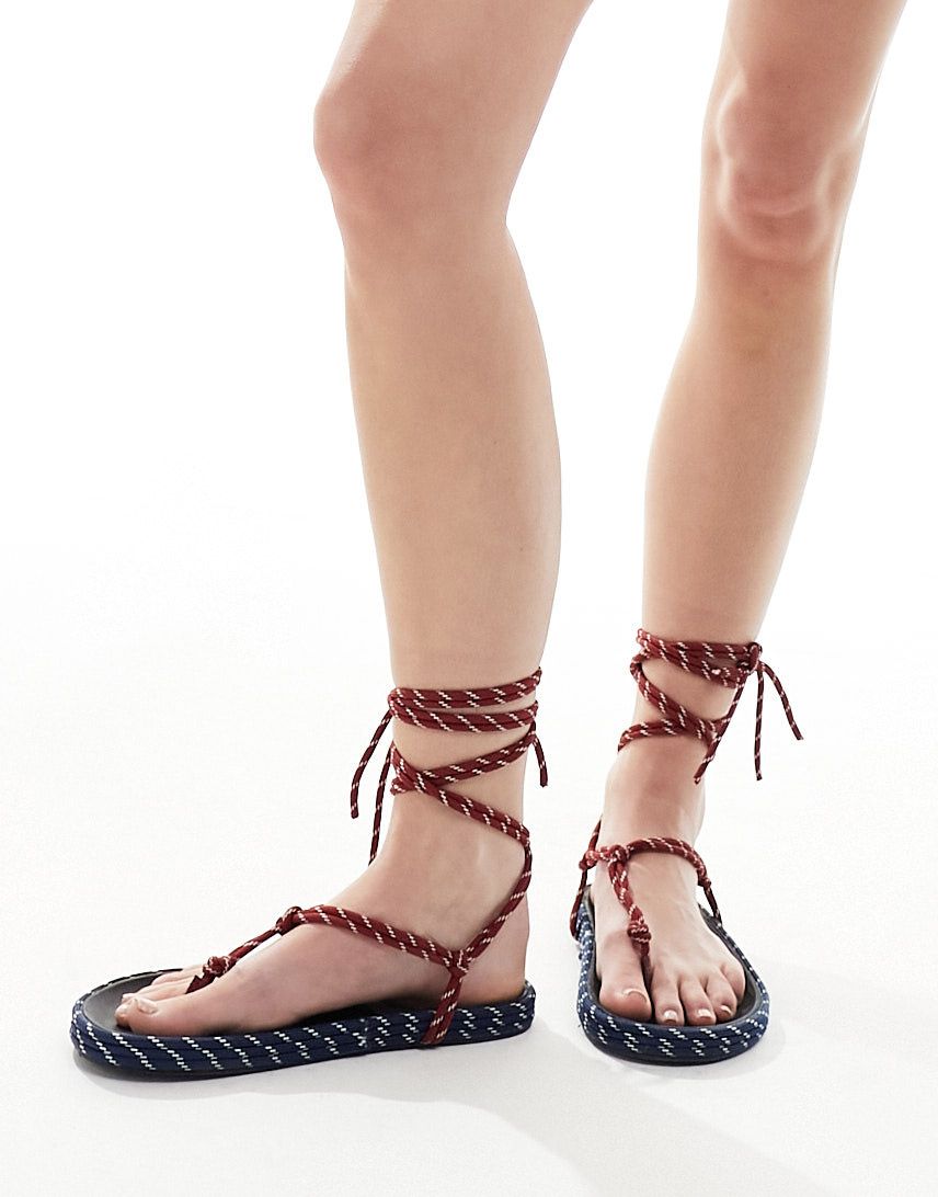 Красные и темно-синие сандалии на плоской подошве с завязками ASOS DESIGN Fillipa 2690₽