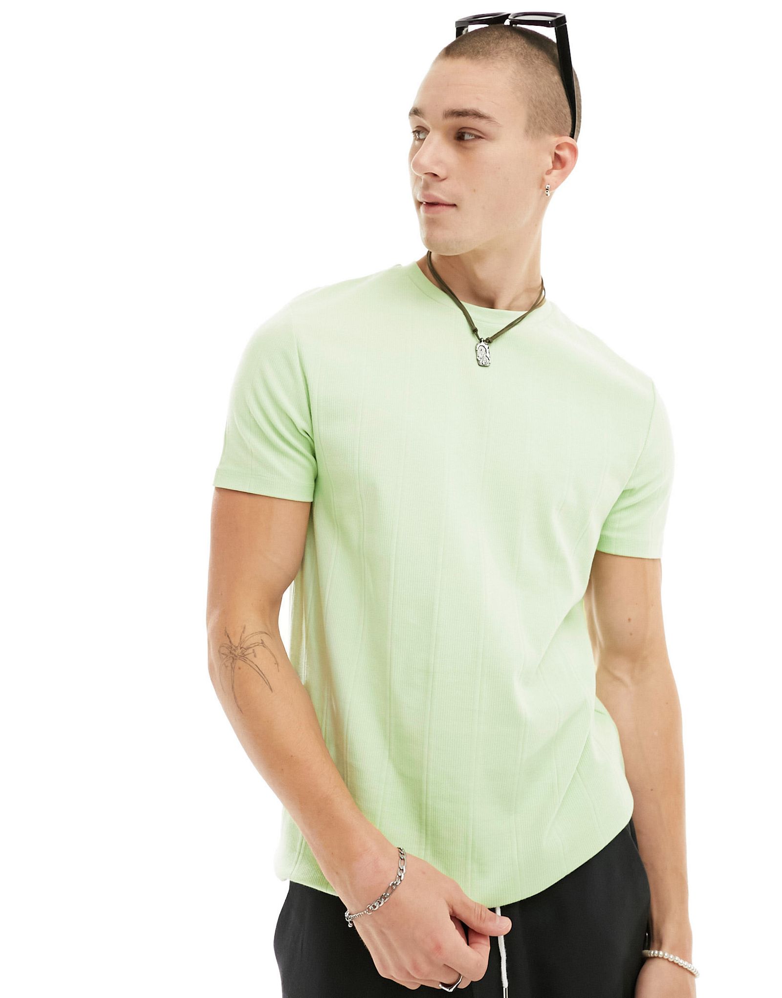 Светло-зеленая фактурная футболка ASOS DESIGN 2190₽