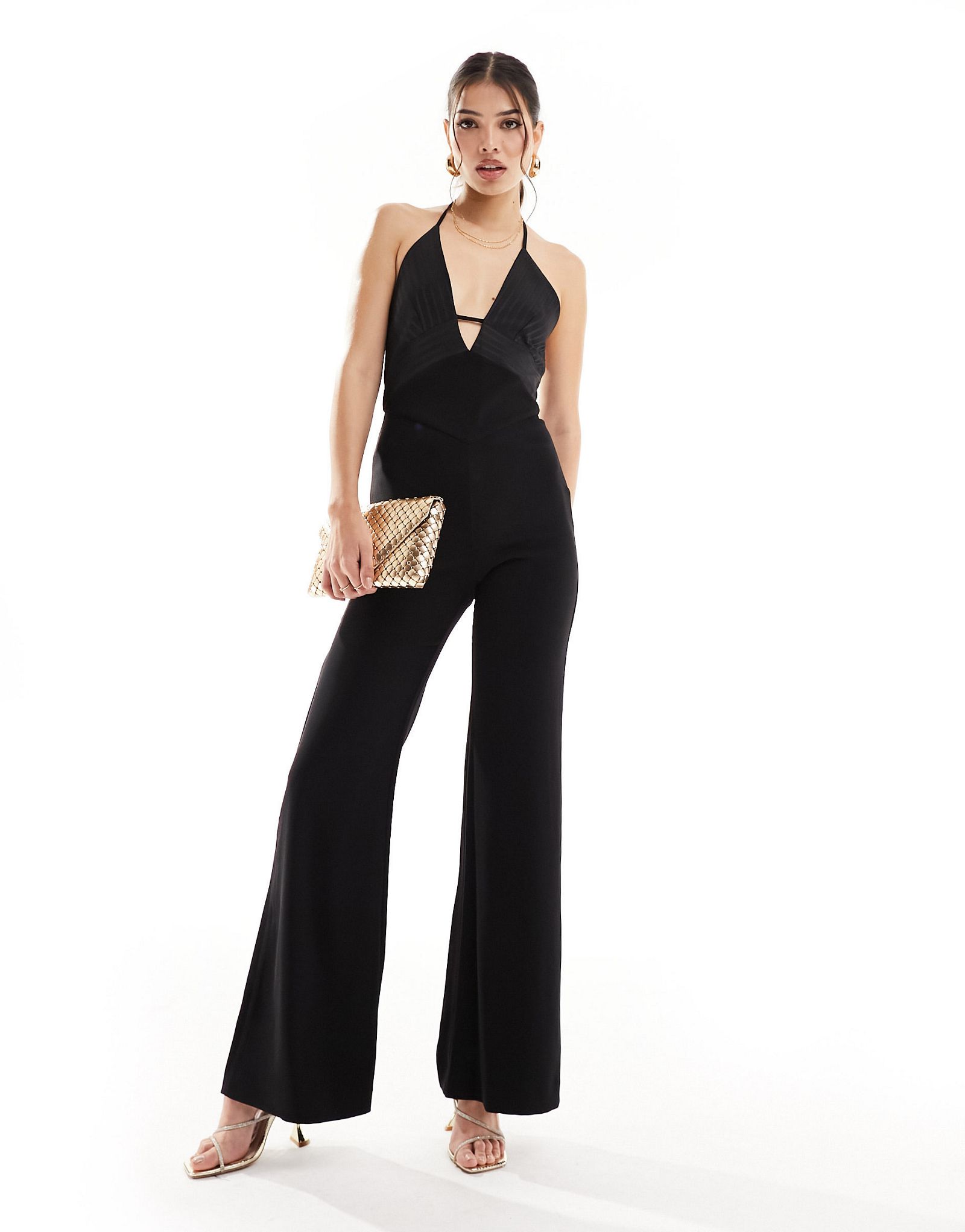 Черный комбинезон с широкими штанинами и v-образным вырезом Mango 12390₽