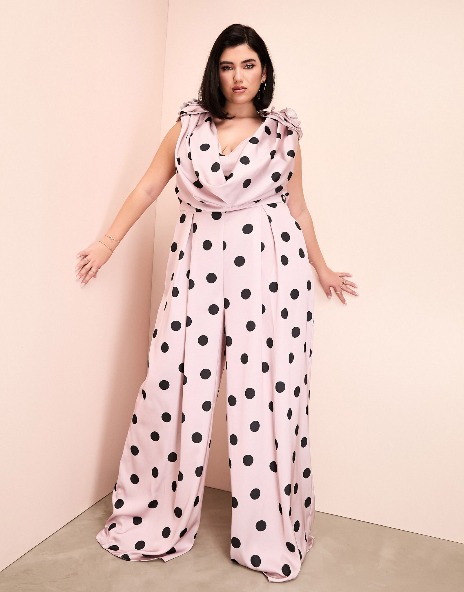 Атласный комбинезон с глубоким вырезом и широкими штанинами ASOS LUXE Curve Curve