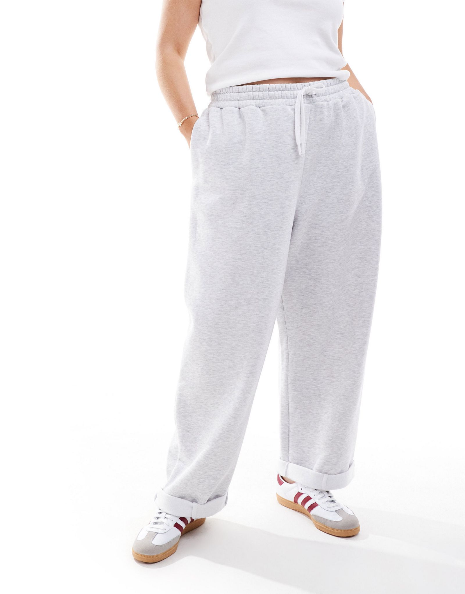 Серые вересковые спортивные брюки оверсайз с отворотом на спине ASOS DESIGN Curve 4290₽