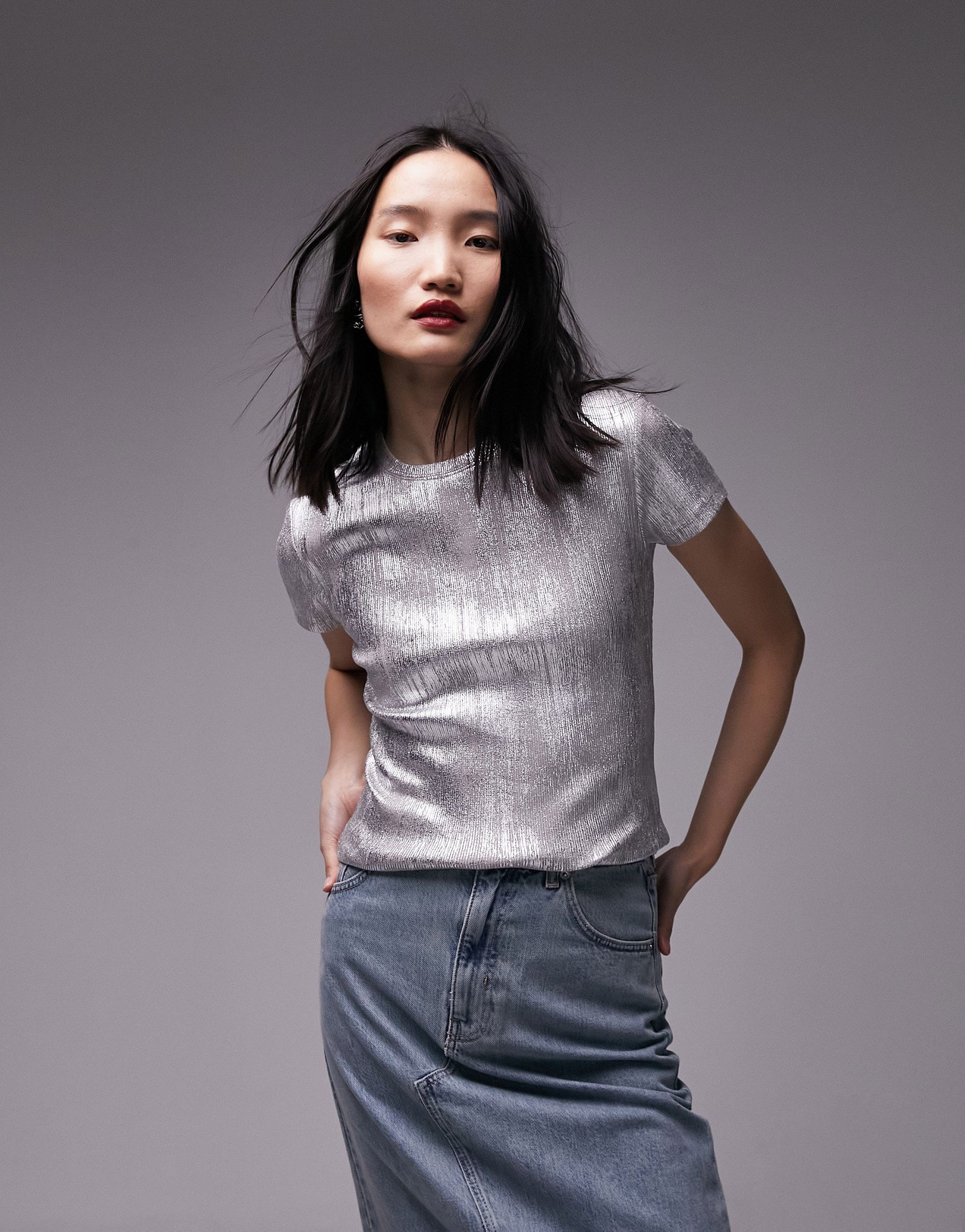 Серебристая футболка с фольгированным принтом Topshop 8290₽