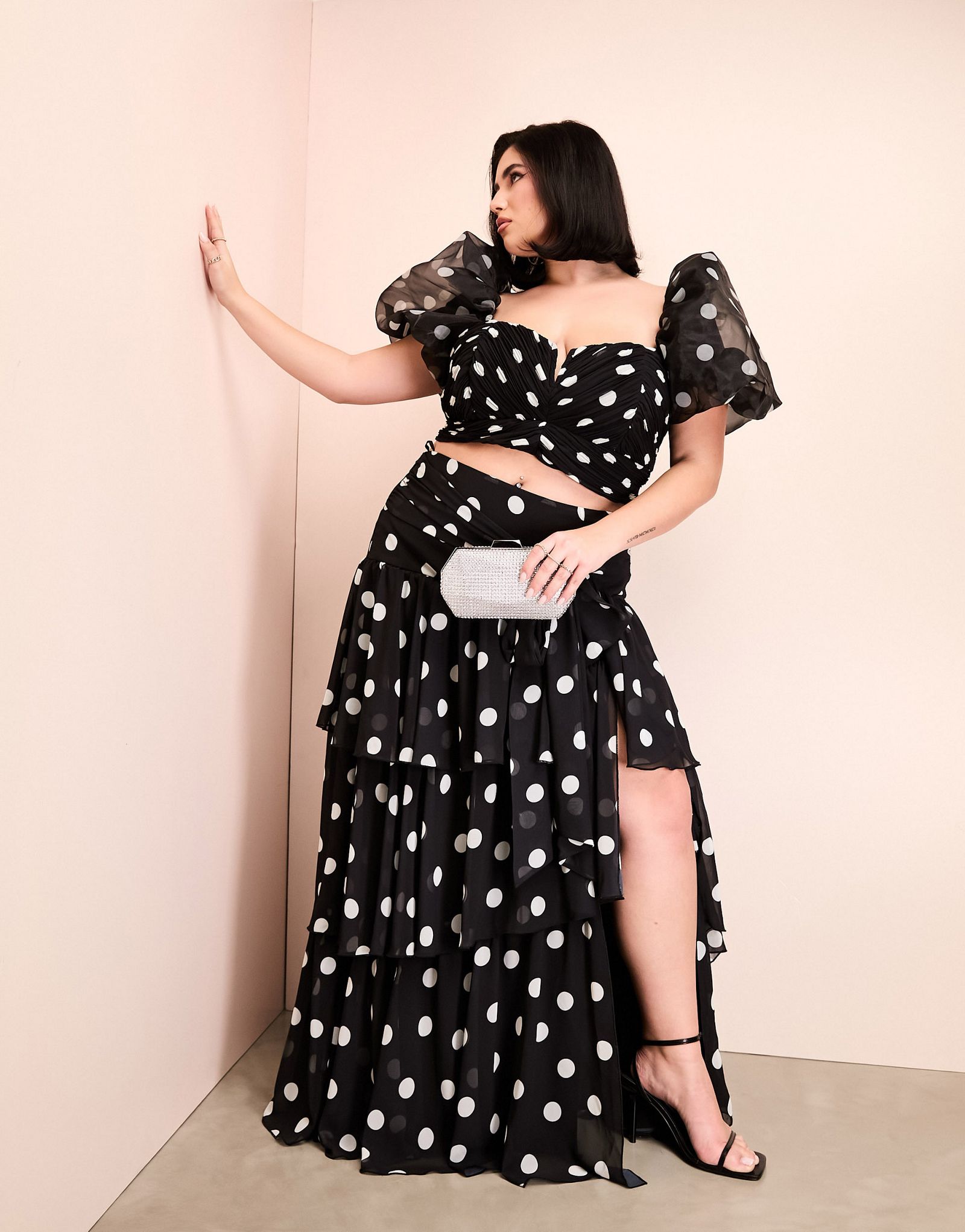 Монохромная юбка макси из органзы в горошек с рюшами ASOS LUXE Curve — часть комплекта