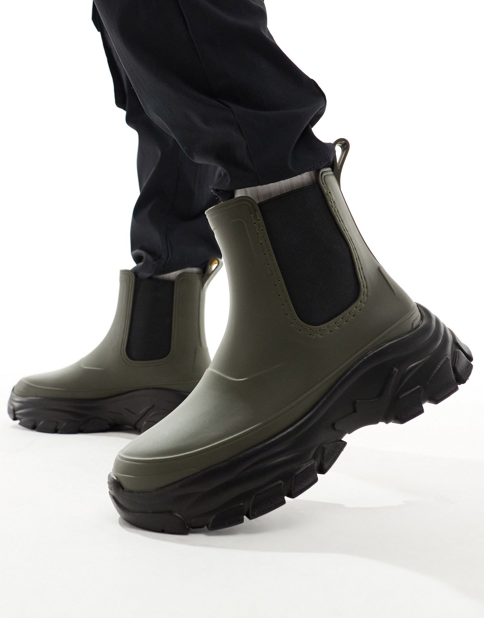 Резиновые сапоги цвета хаки ASOS DESIGN 3690₽