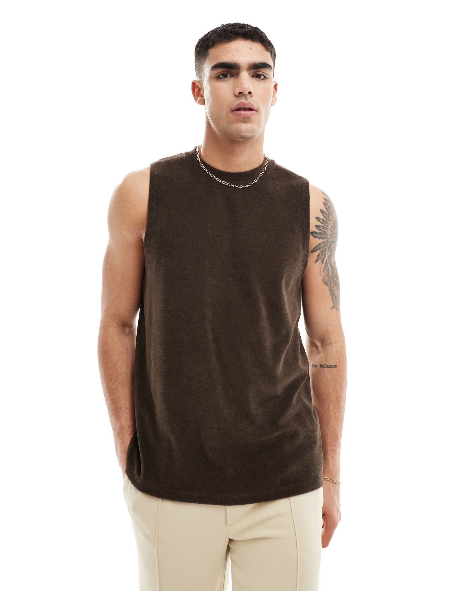 Коричневая махровая майка стандартного кроя ASOS DESIGN 3090₽
