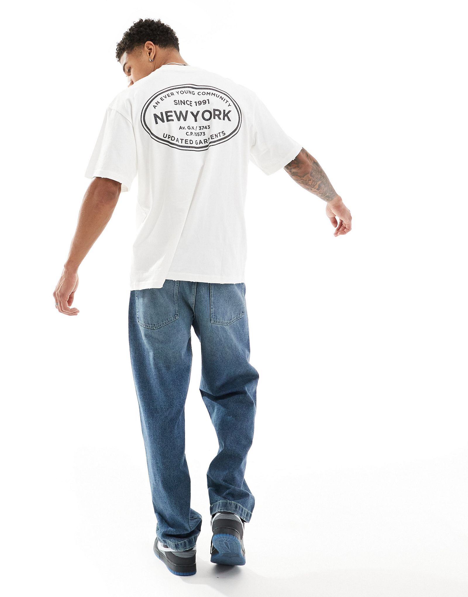 Белая футболка с принтом Pull-Bear New York 3690₽