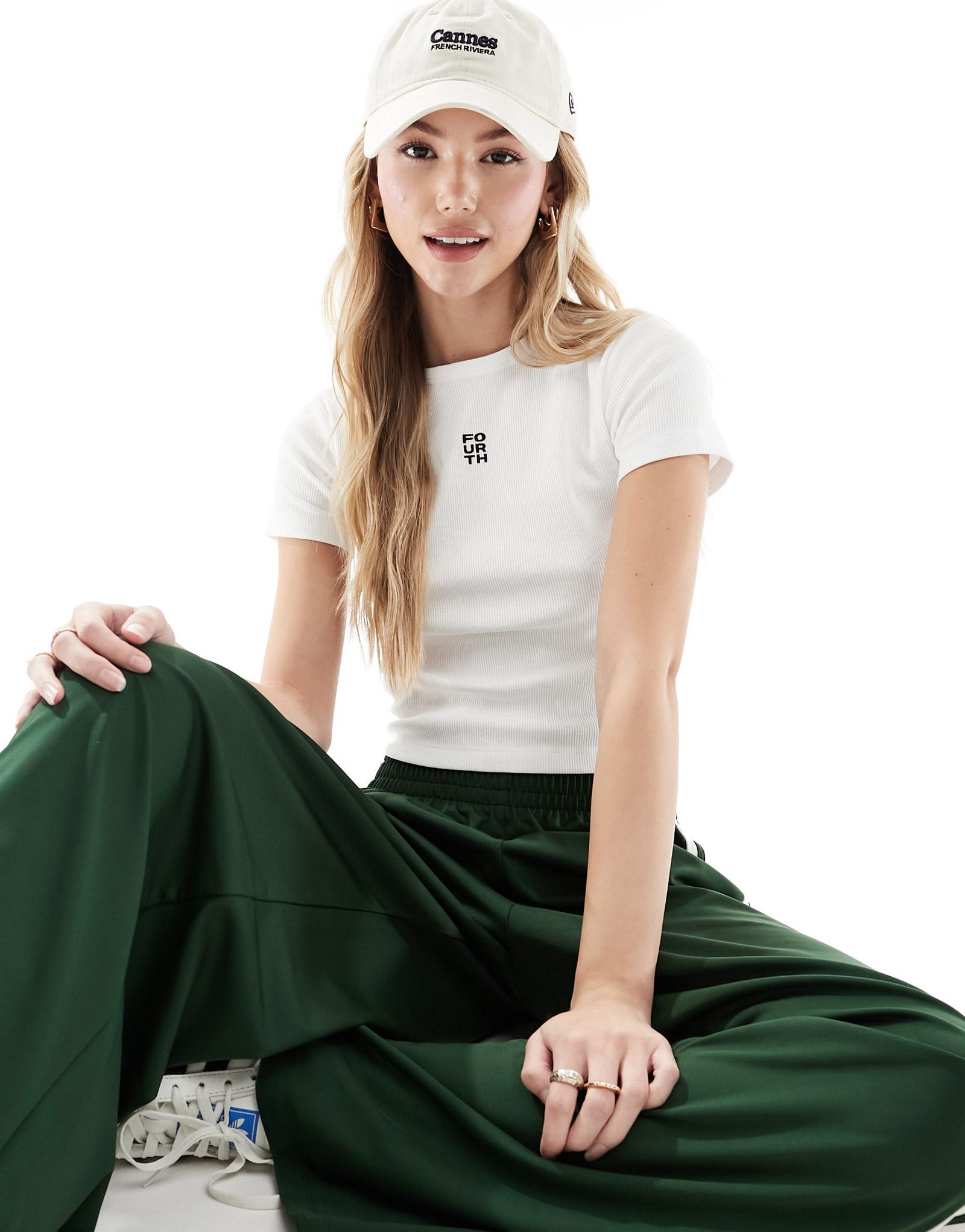 Белая футболка премиум-класса в рубчик с вышитым логотипом 4th - Reckless 4190₽