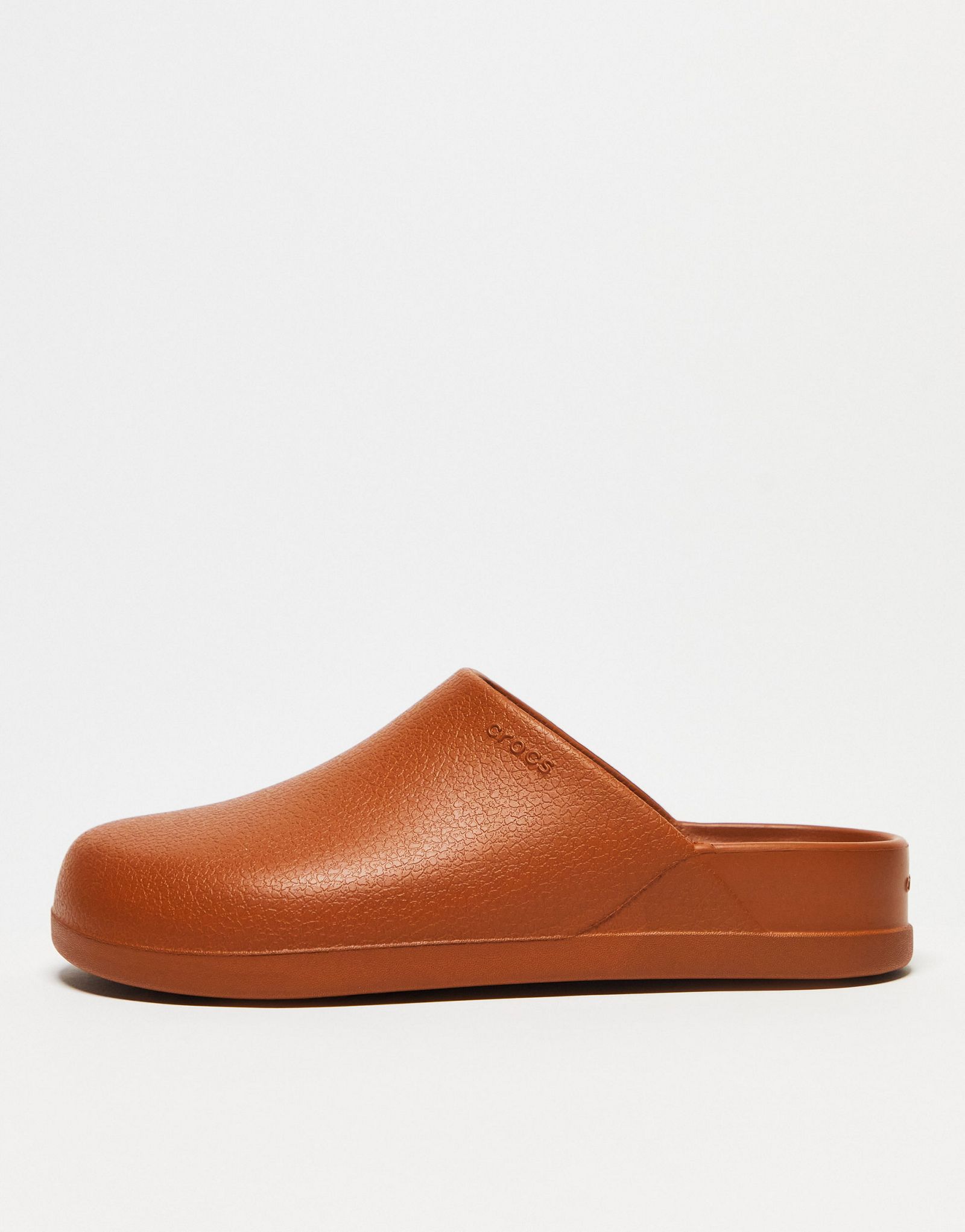 Сабо унисекс Crocs коньячно-коричневого цвета dylan 7790₽