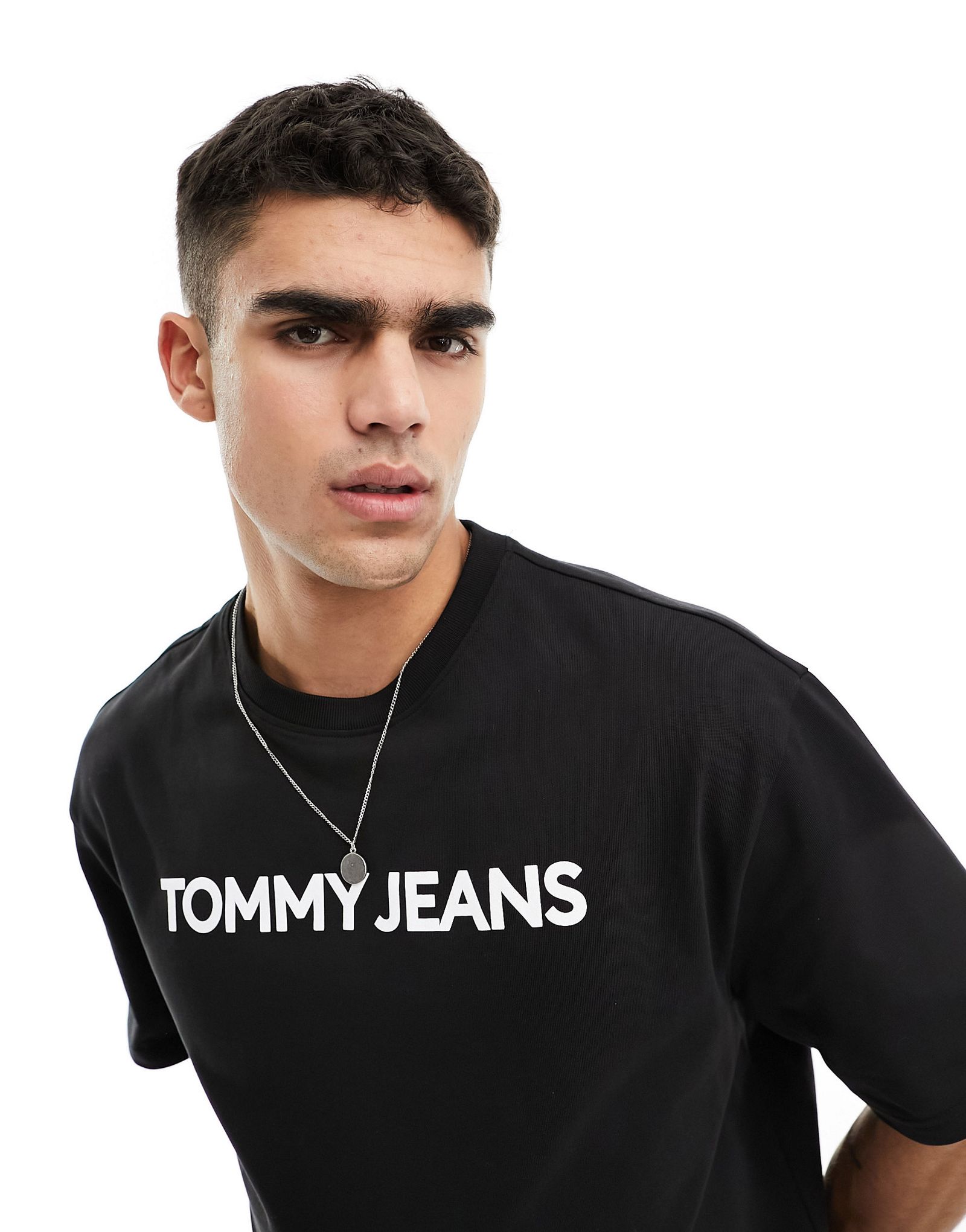 Черная объемная классическая футболка с логотипом Tommy Jeans