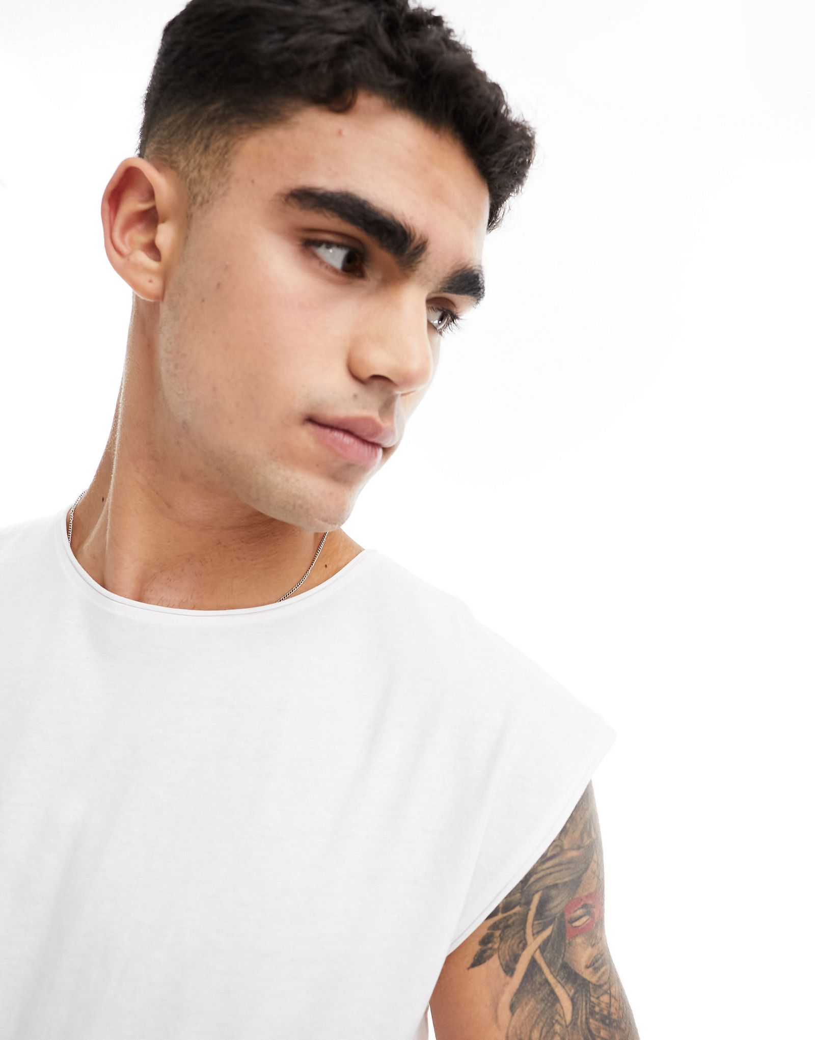 Белая майка с необработанными краями Brave Soul 2090₽