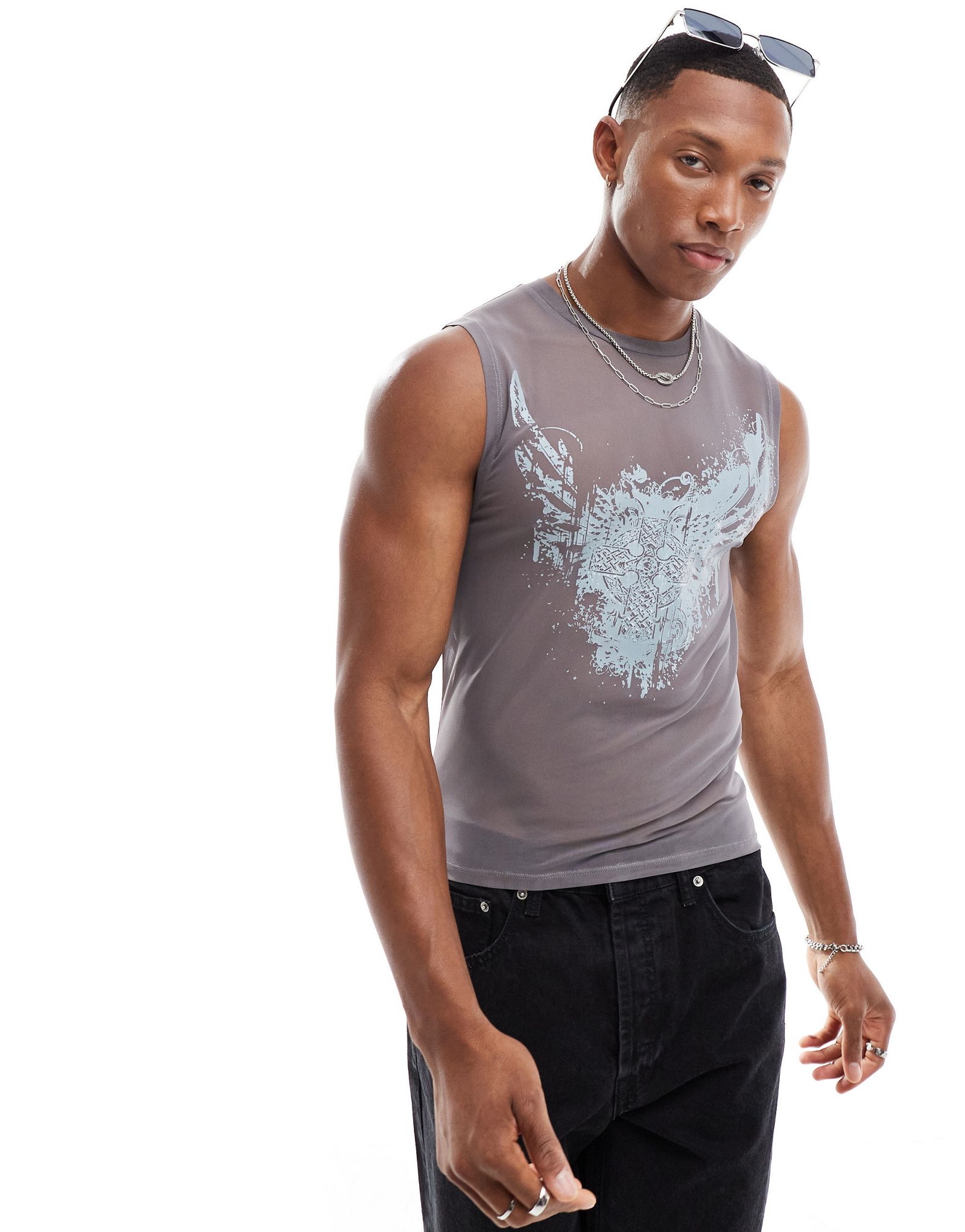 Серая майка с мускулистым кроем ASOS DESIGN Power Mesh с гранжевым принтом 2590₽