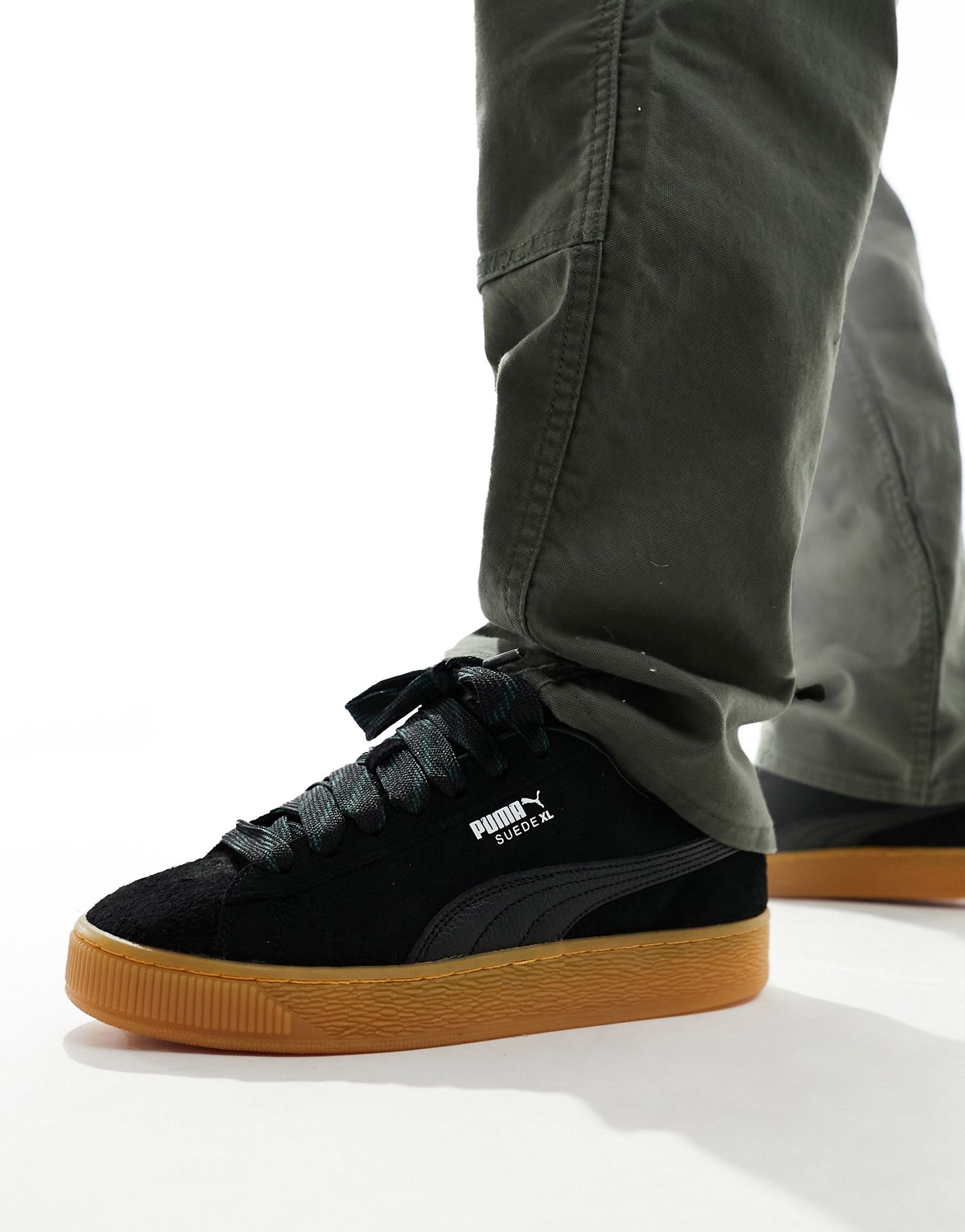 Черные кроссовки PUMA Suede XL Flecked с резиновой подошвой 9590₽