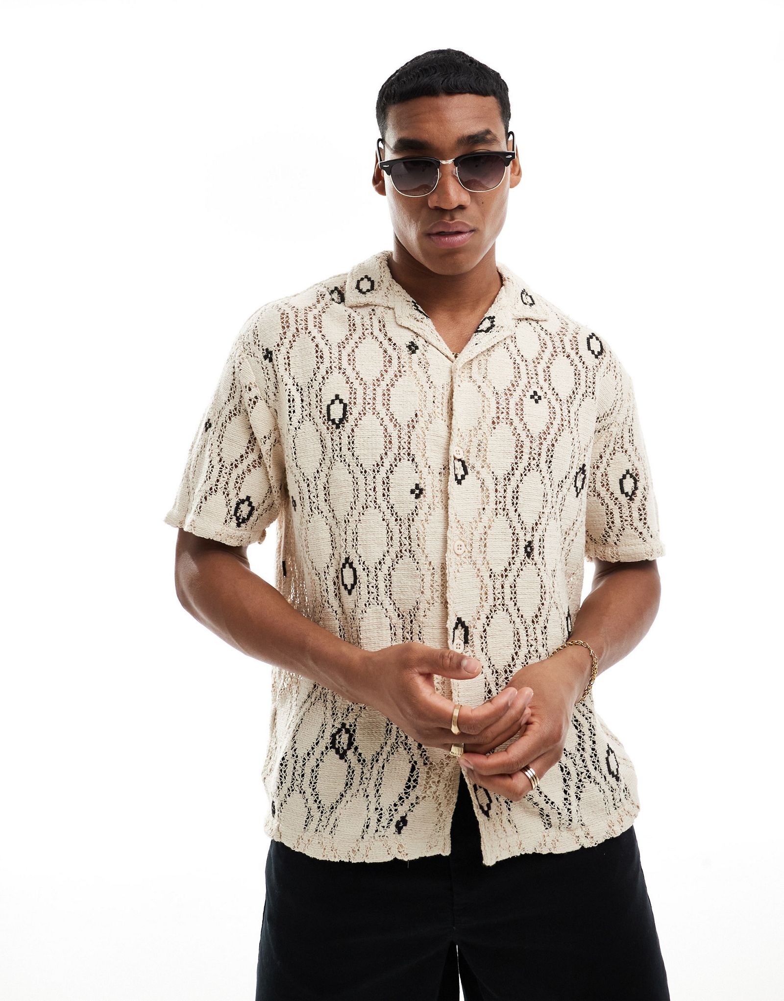 Бежевая рубашка с воротником крючком Pull-Bear 5690₽