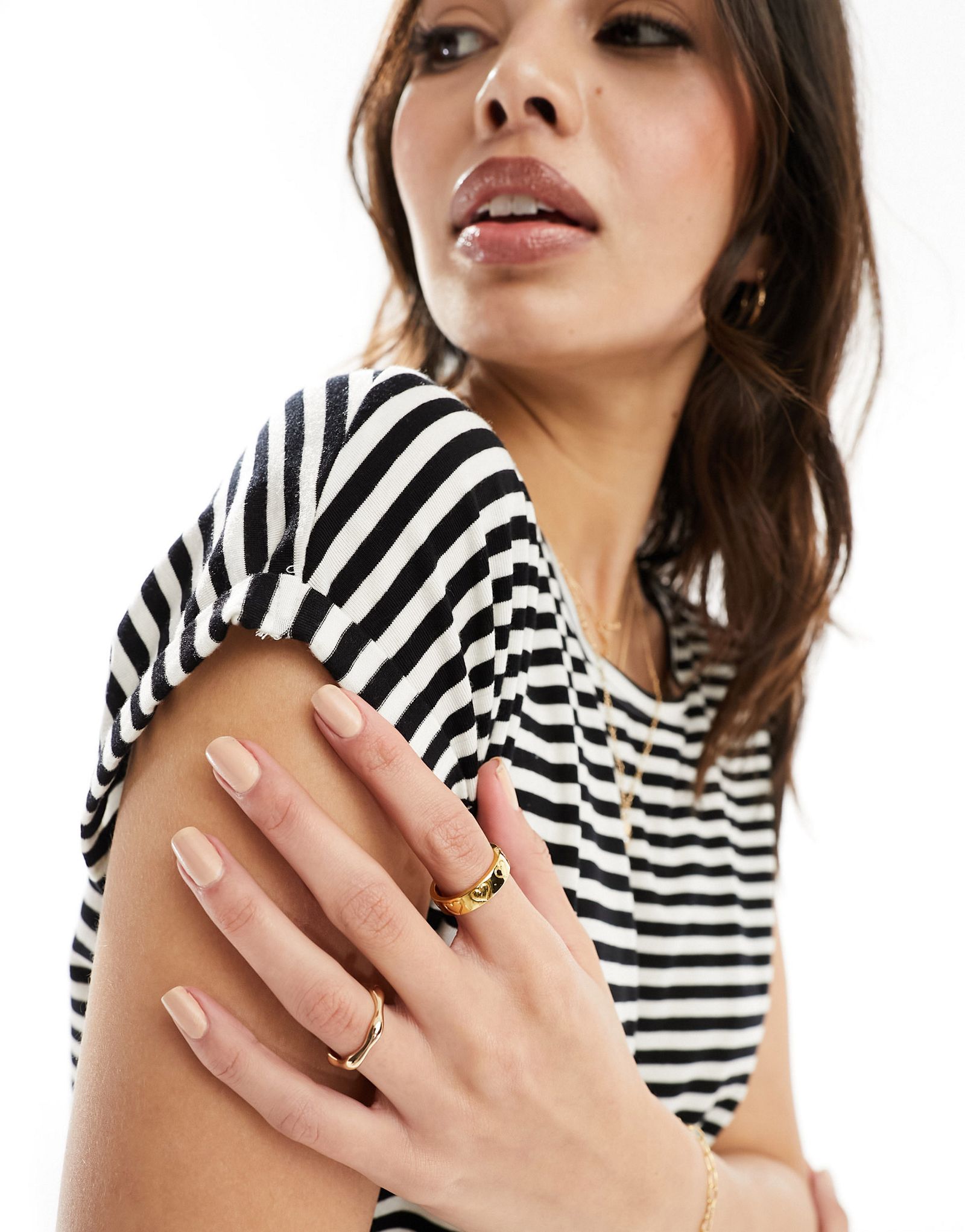 Однотонная футболка оверсайз в полоску Vero Moda 5490₽