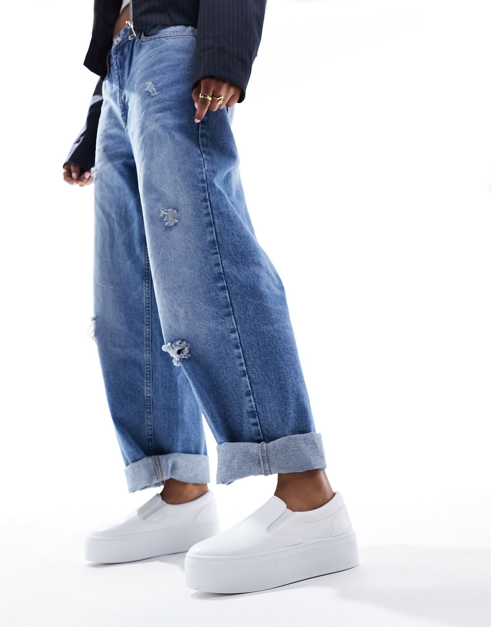 Белые кроссовки на плоской платформе ASOS DESIGN Dice 3890₽