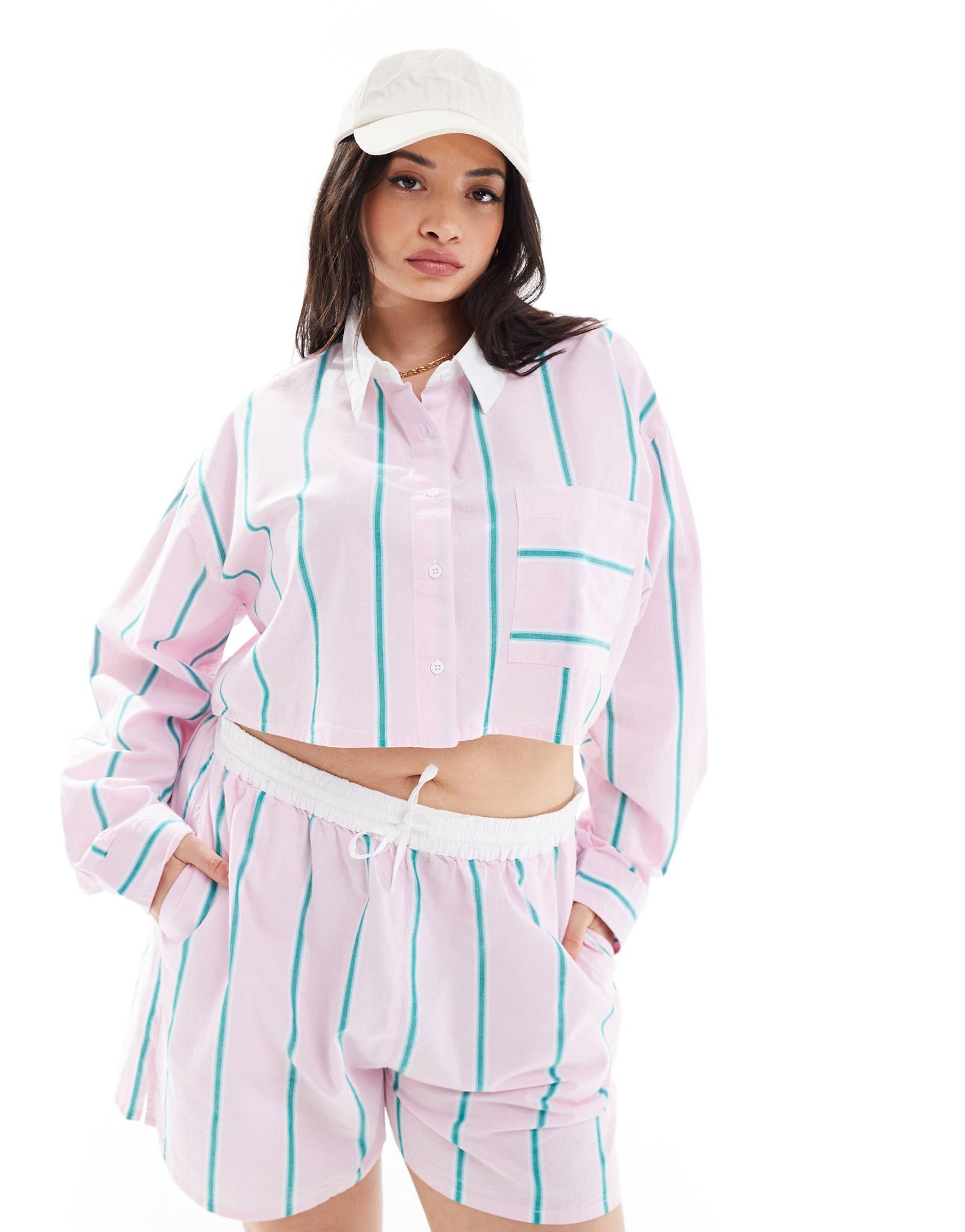 Укороченная рубашка с контрастным воротником в розовую полоску ASOS DESIGN Curve 6090₽