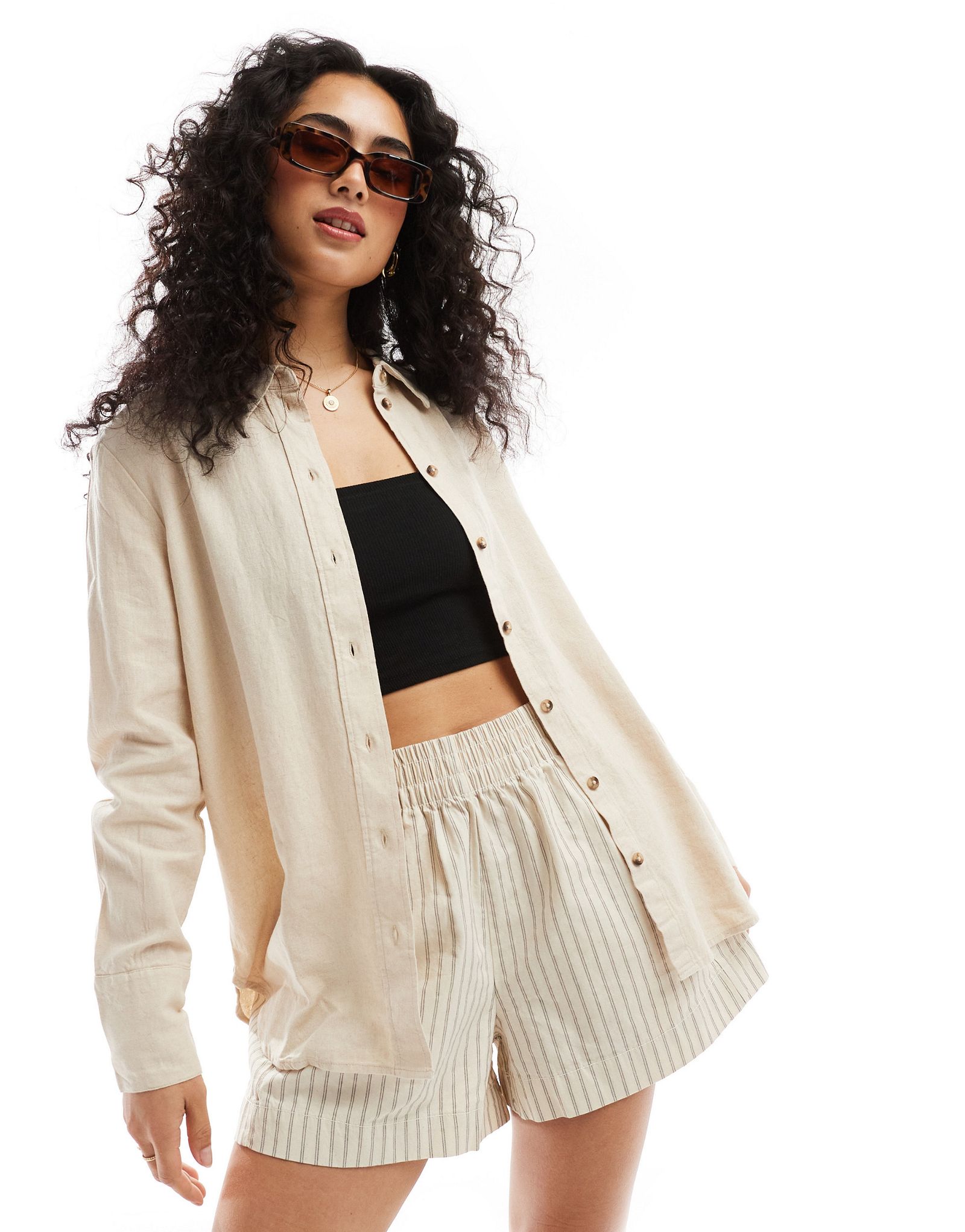 Свободная льняная рубашка JDY с камнем 10390₽