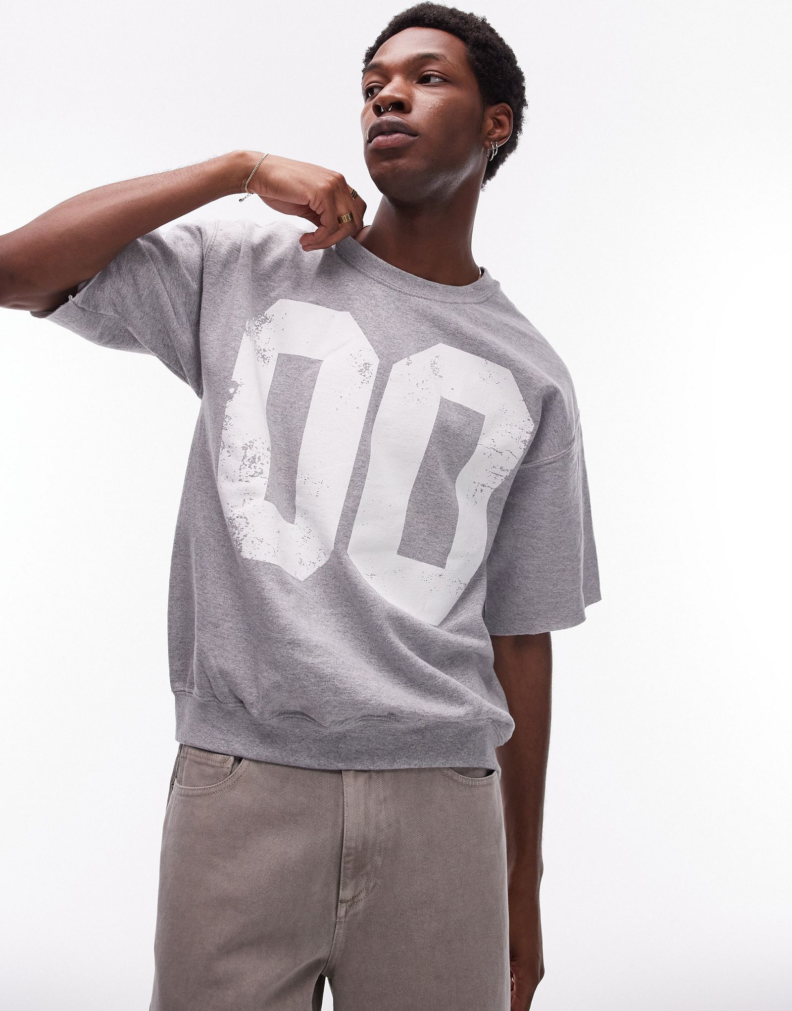 Серый вересковый свитшот оверсайз с короткими рукавами и цифрами Topman 10290₽