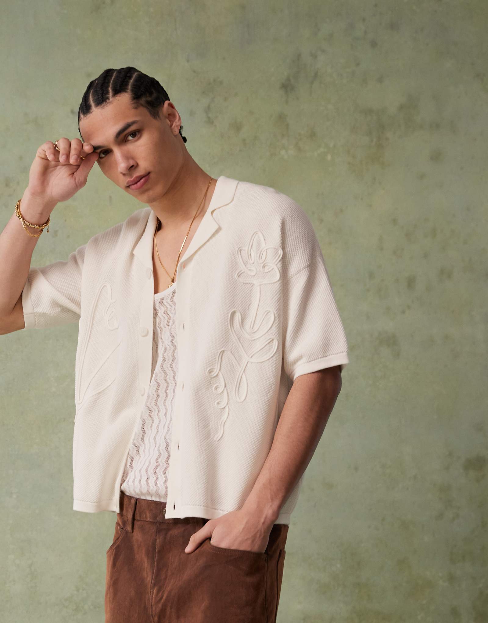 ASOS DESIGN relaxed boxy fit knit button down polo shirt with floral embroidery in ecru 7390₽