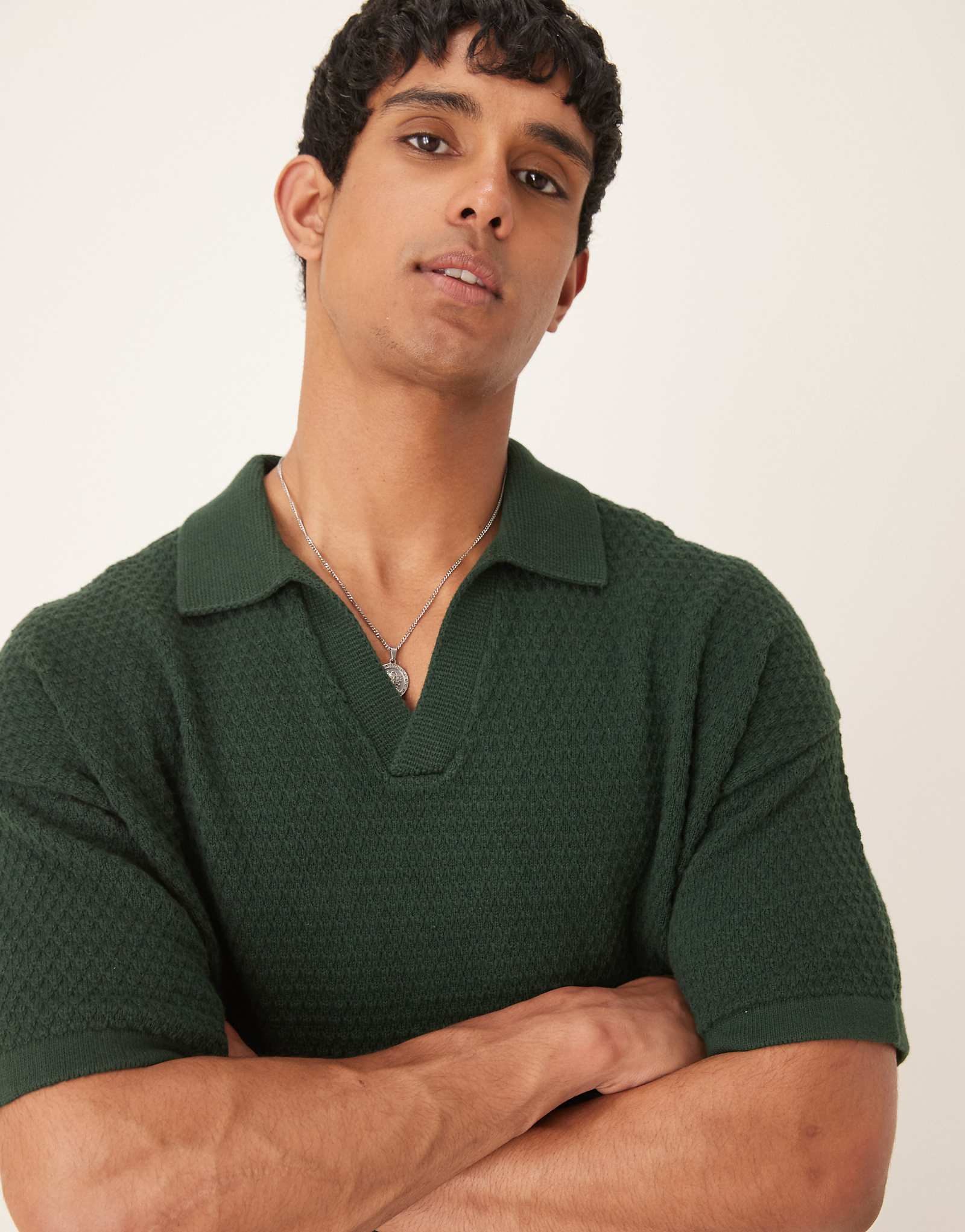 ASOS DESIGN relaxed boxy fit textured knit notch neck polo shirt in dark green 6490₽