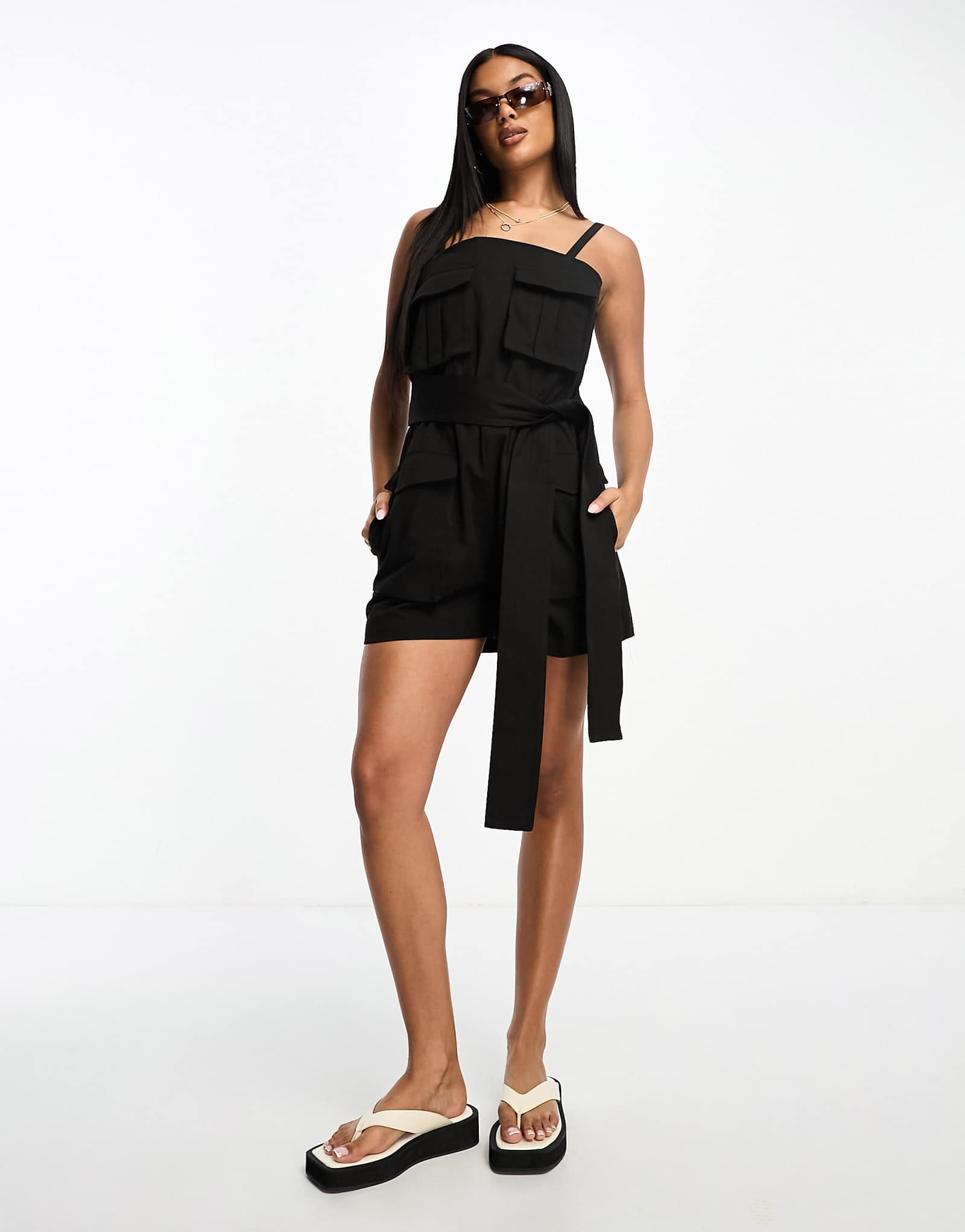 Amy Lynn utility romper in black 10090₽