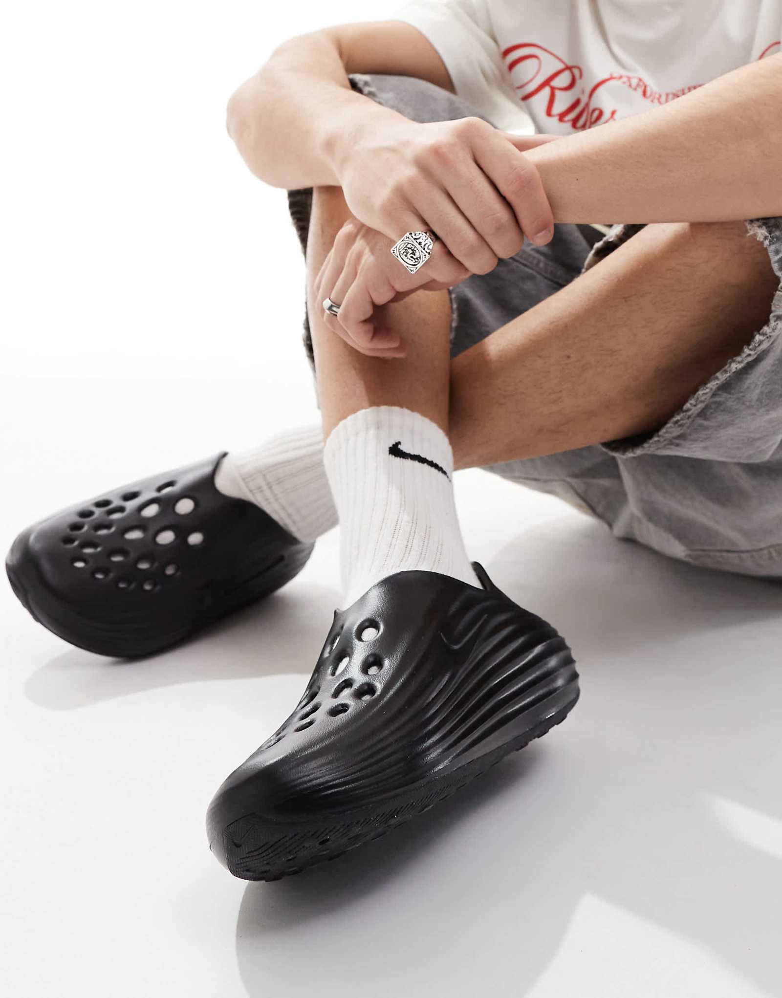 Nike ReactX Rejuven8 clogs in black 14290₽