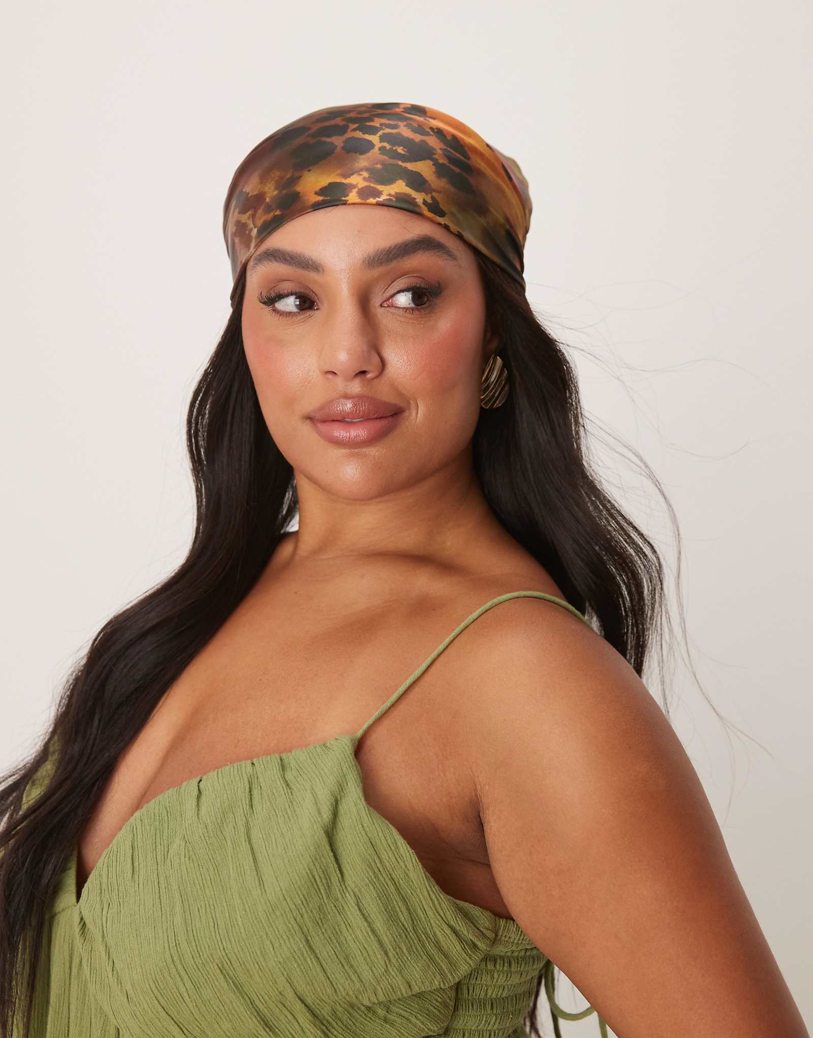 Isabelle Pennington-Edmead satin scarf in tiger shell print 9290₽