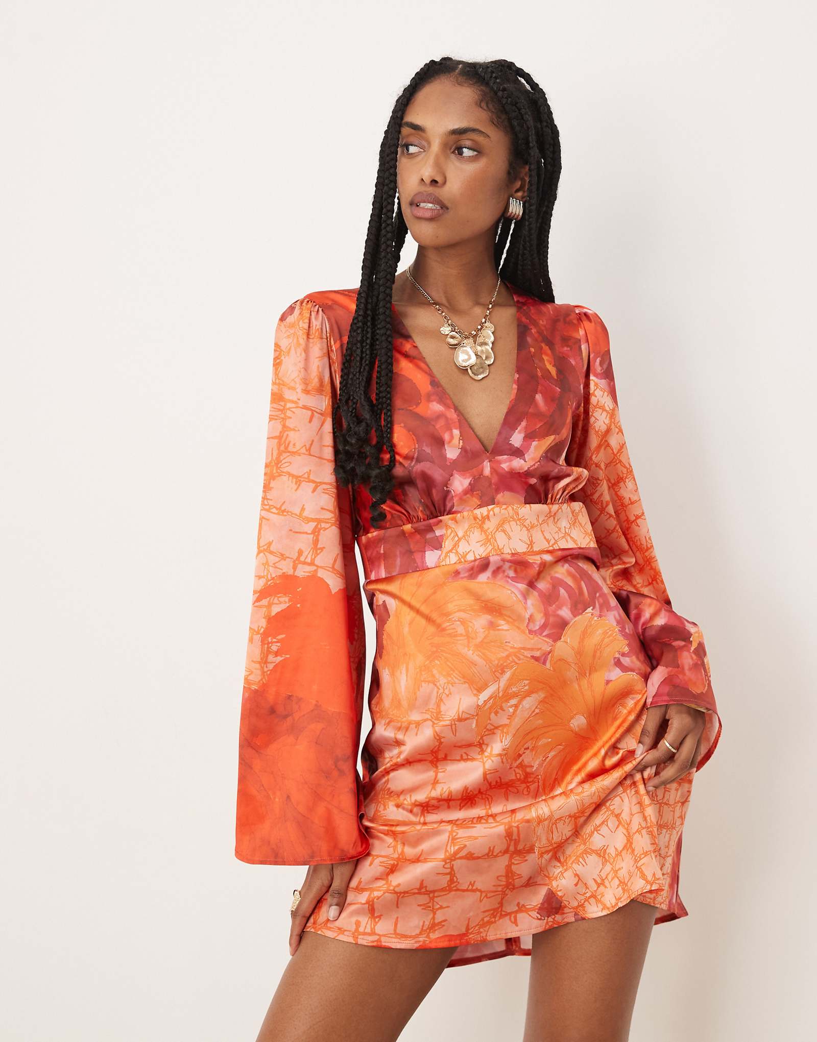 Isabelle Pennington-Edmead Nevis satin kimono sleeve mini dress in pineapple print 25290₽