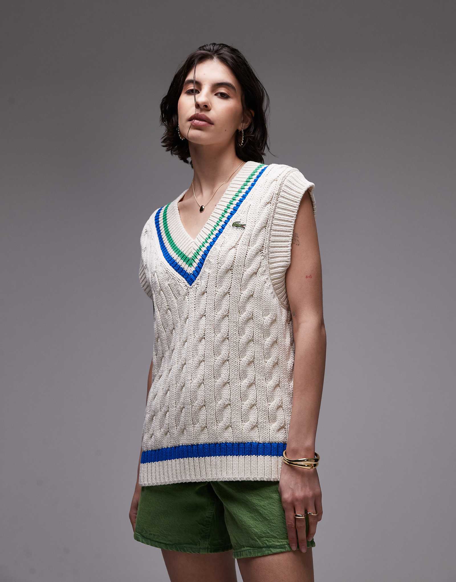 Lacoste oversized knit cricket sweater vest in off-white 35090₽