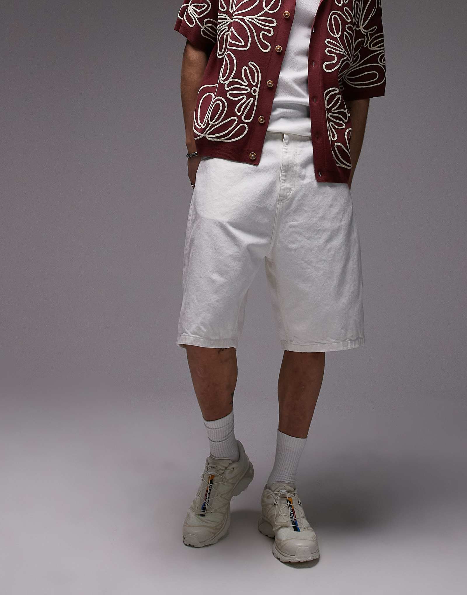 Carhartt WIP brandon denim shorts in white 14390₽