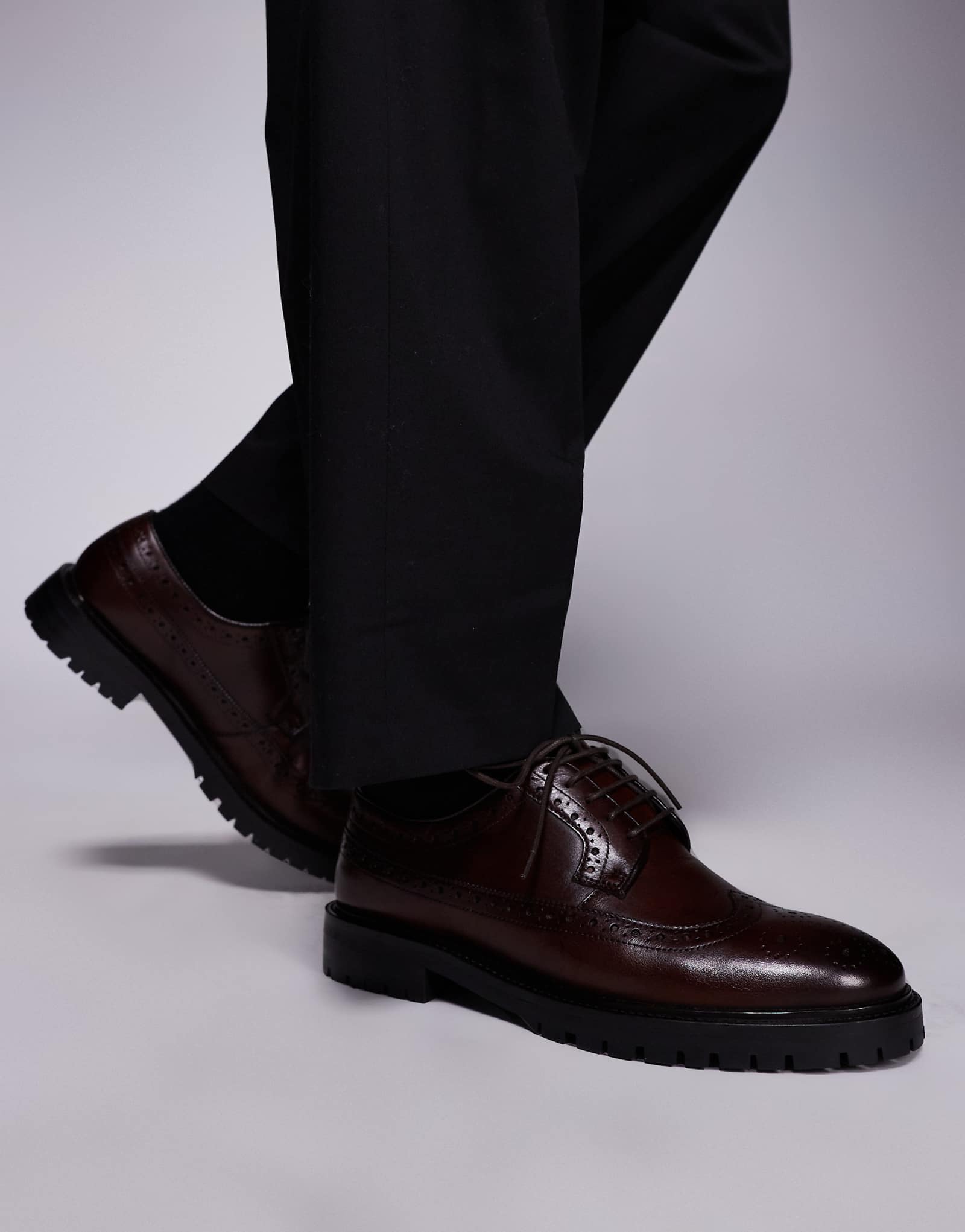 Walk London James brogue shoes in brown leather 34690₽