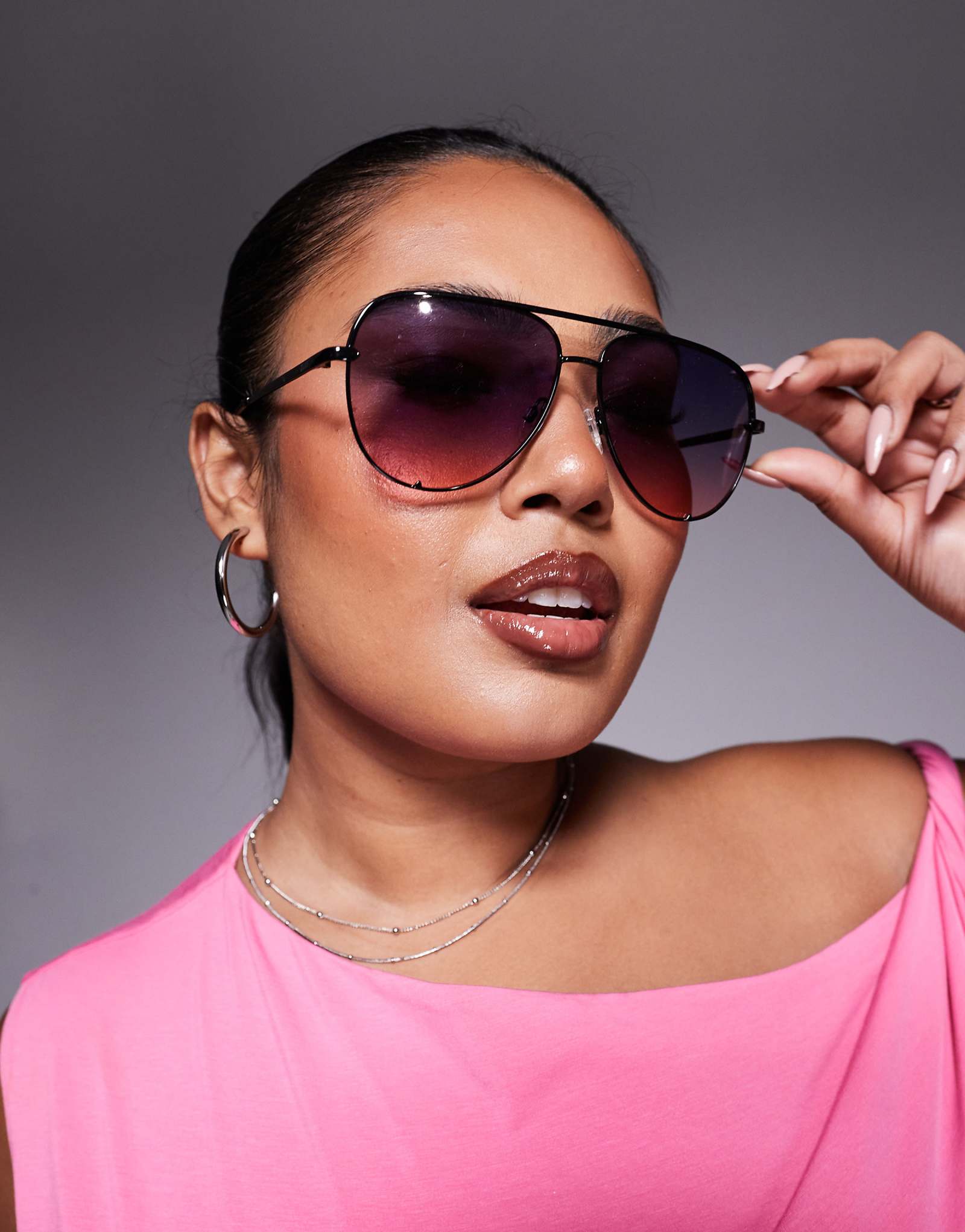 Quay high key metal aviator sunglasses in black with orange gradient lens 8590₽