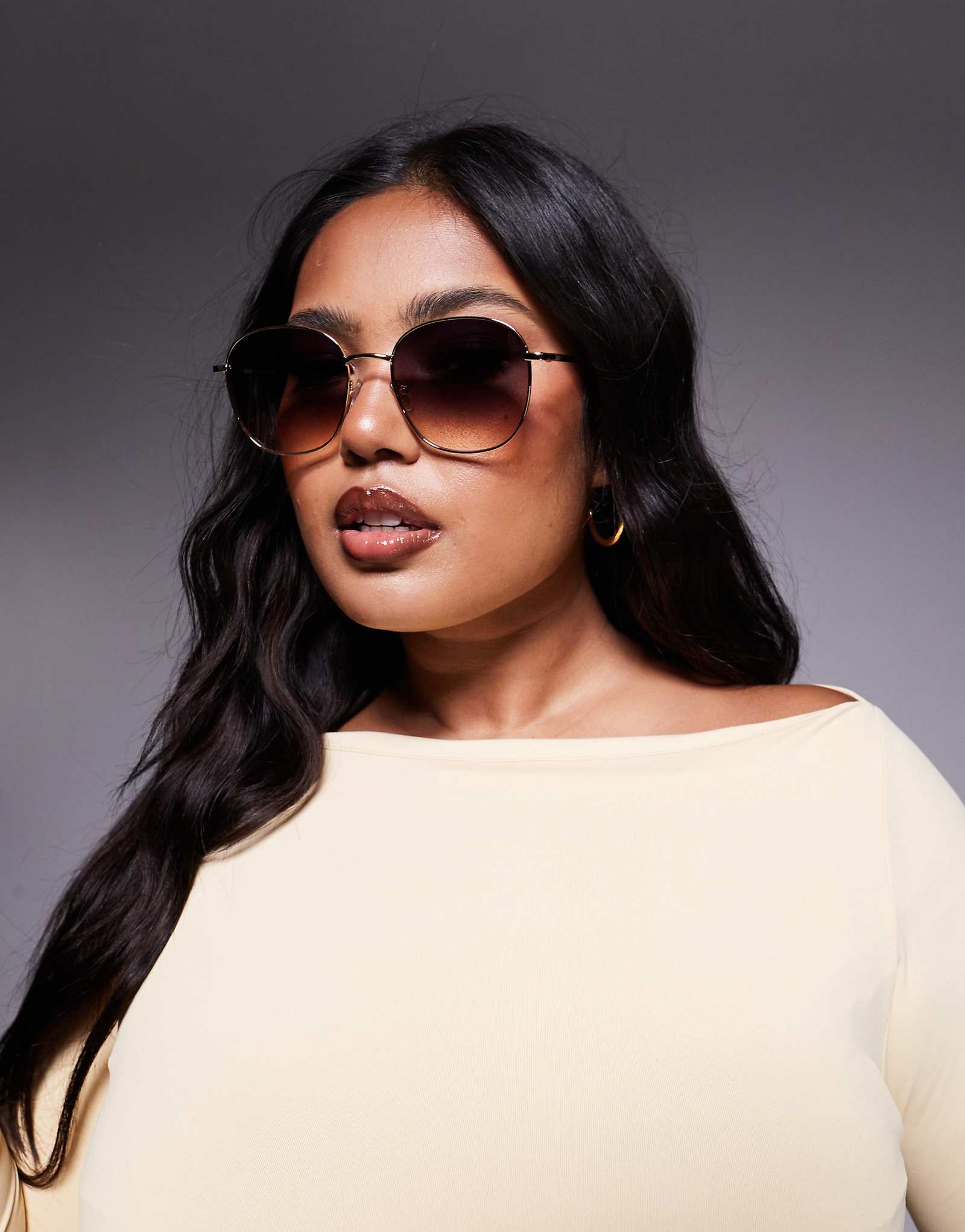 Quay Jezabell round metal sunglasses in purple and orange gradient lens 11690₽