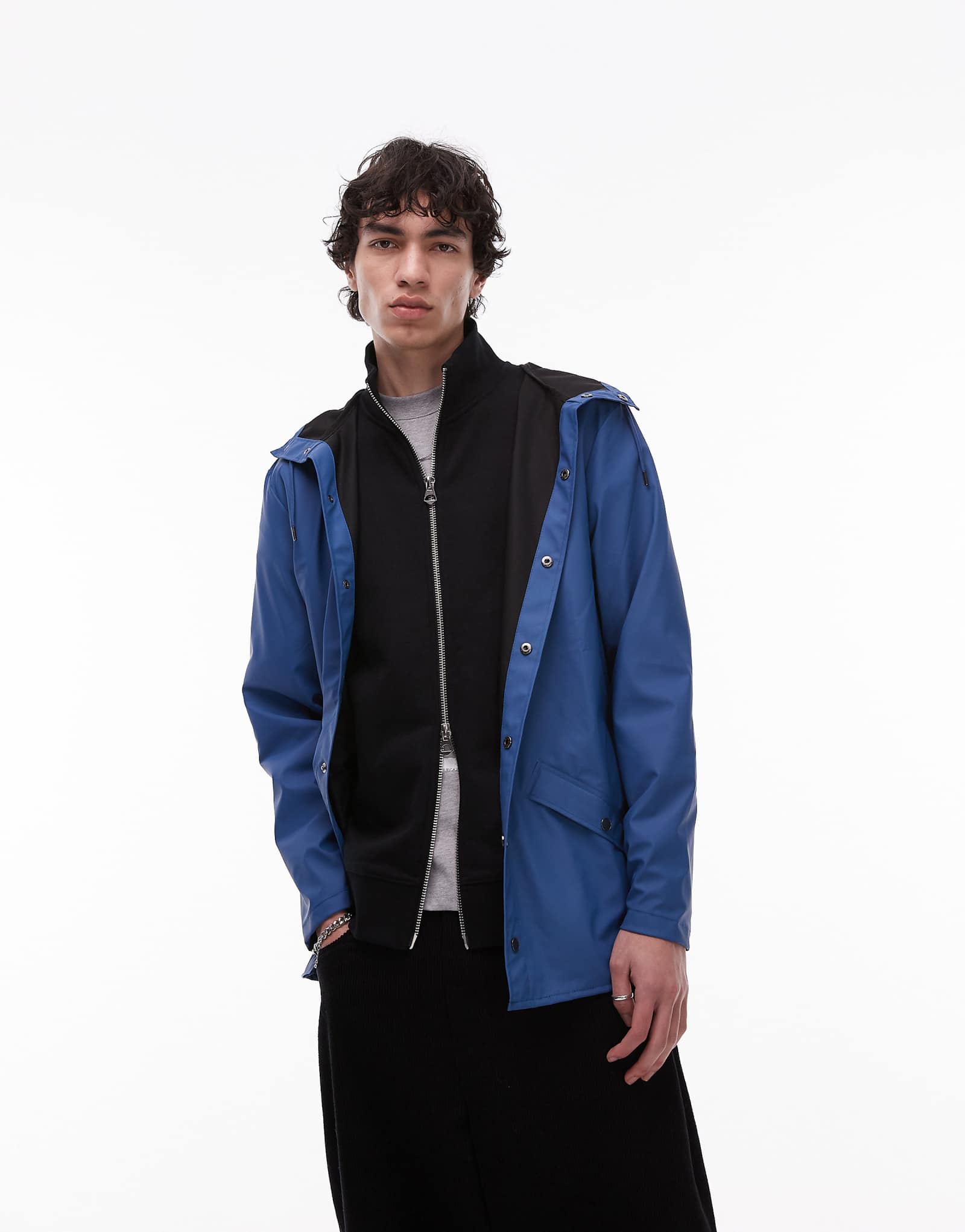 Rains 12010 waterproof short jacket in blue 8990₽