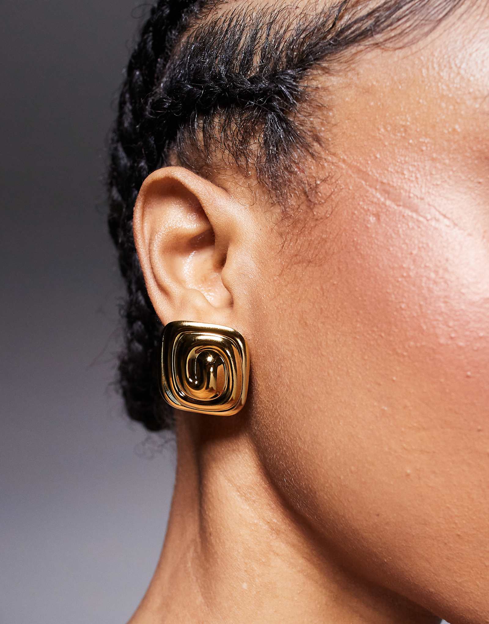 Neck On The Line spiral square statement stud earrings in gold plate