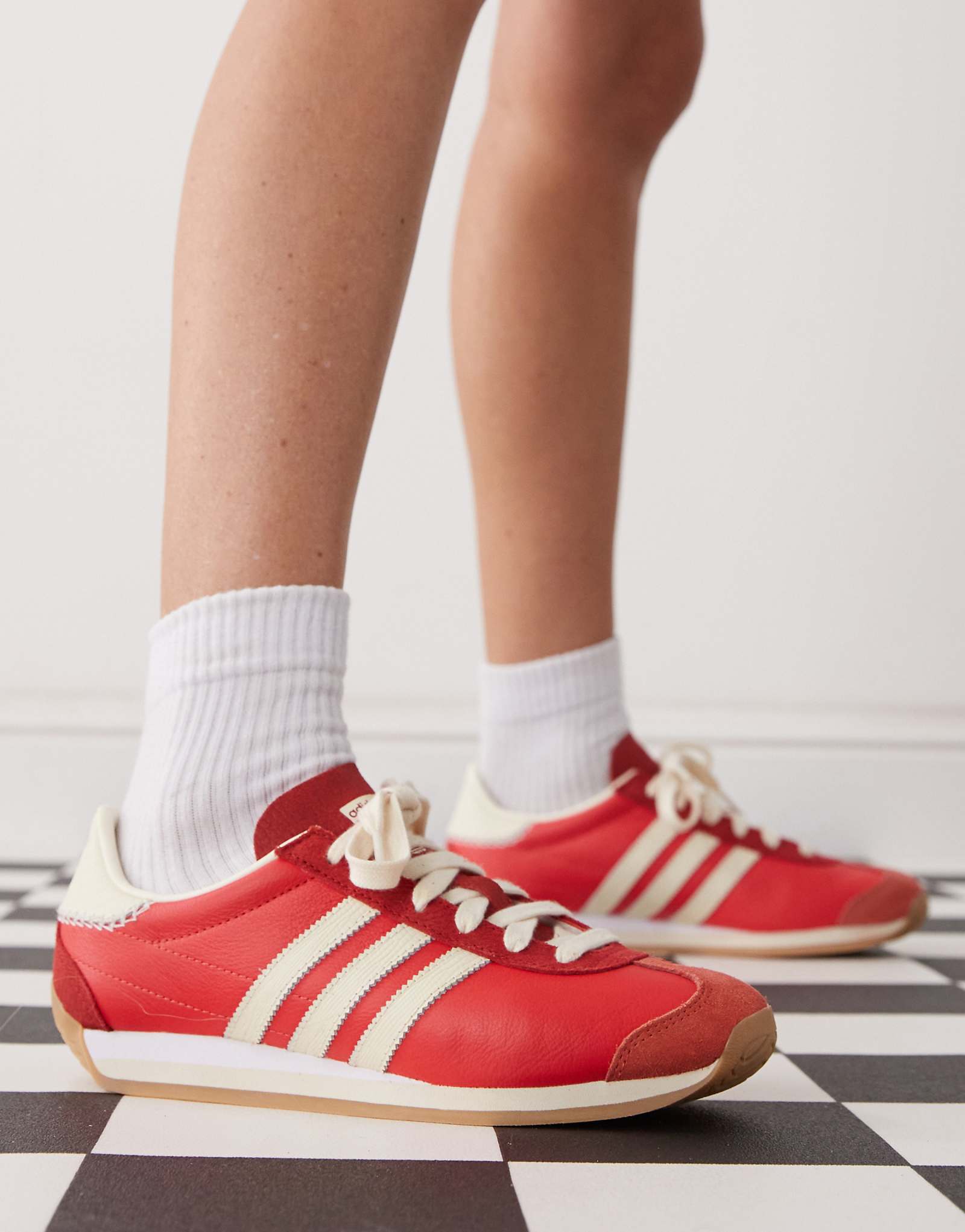 adidas Originals Country OG sneakers in red 13790₽