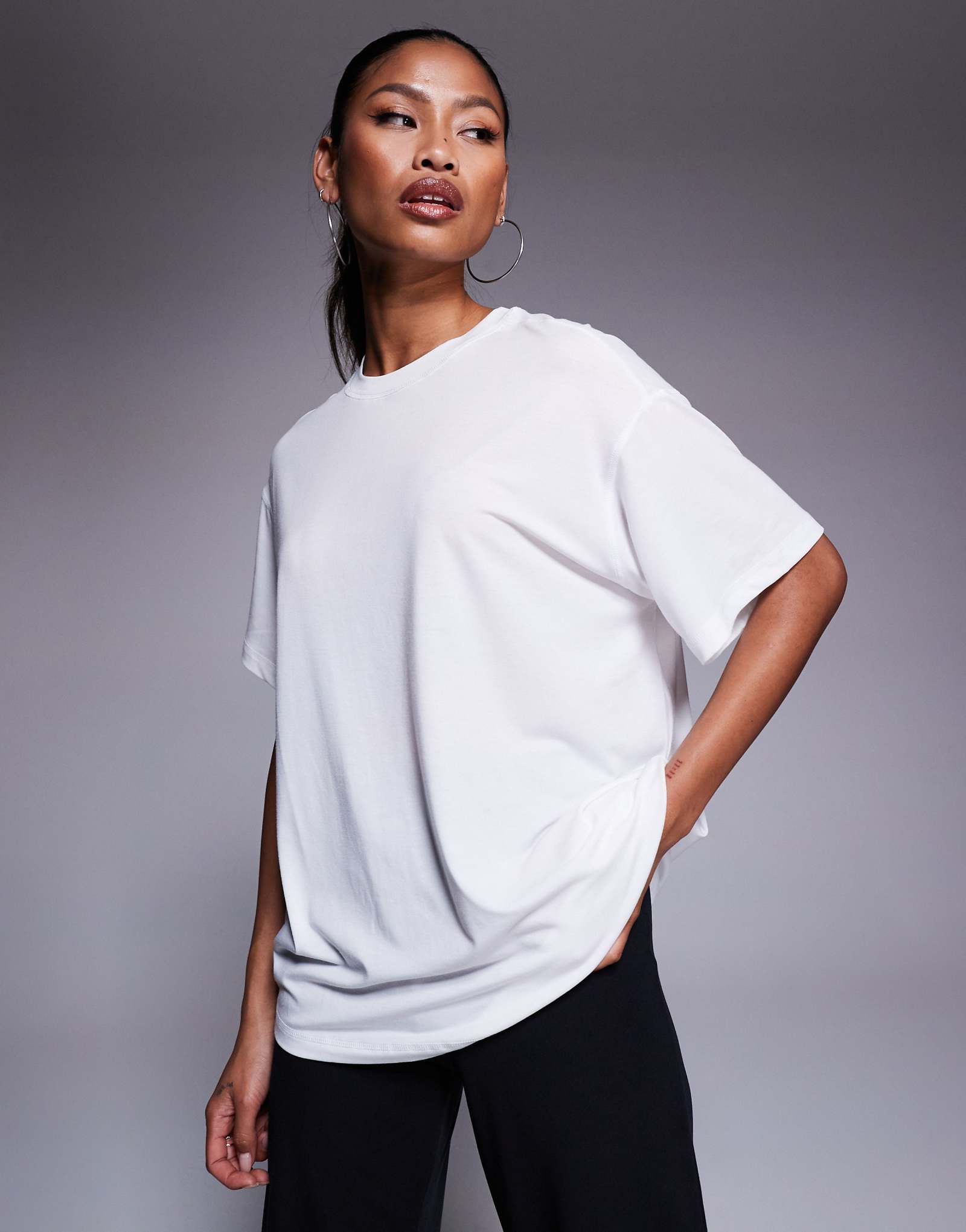 4505 Icon quick dry performance oversized t-shirt in white 4190₽