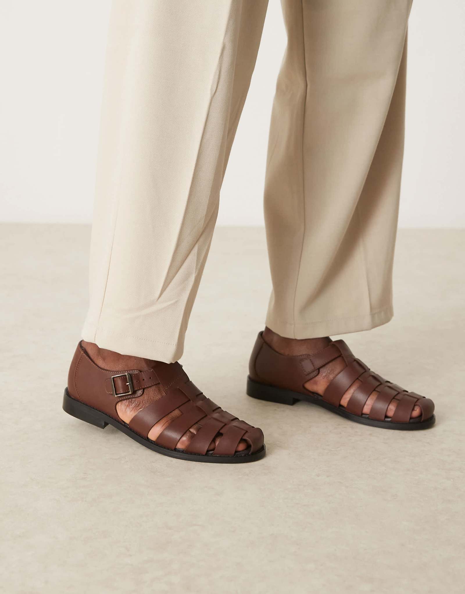 ASOS DESIGN gladiator sandals in brown leather 7690₽