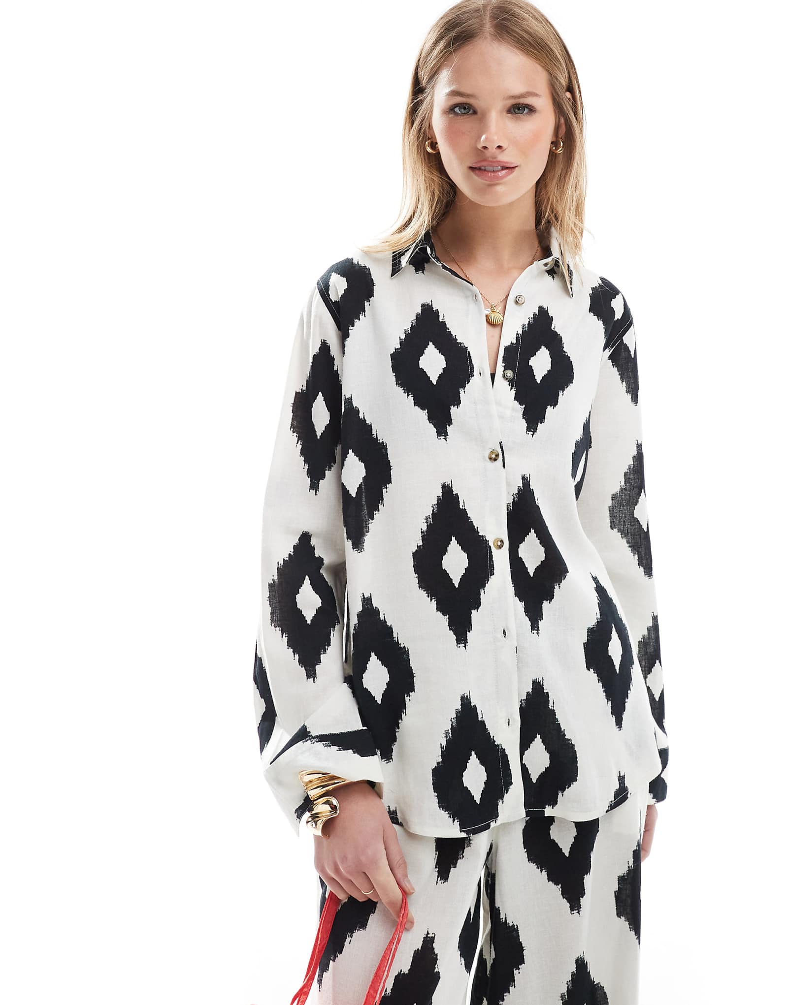 Accessorize mono print oversized beach shirt 6290₽