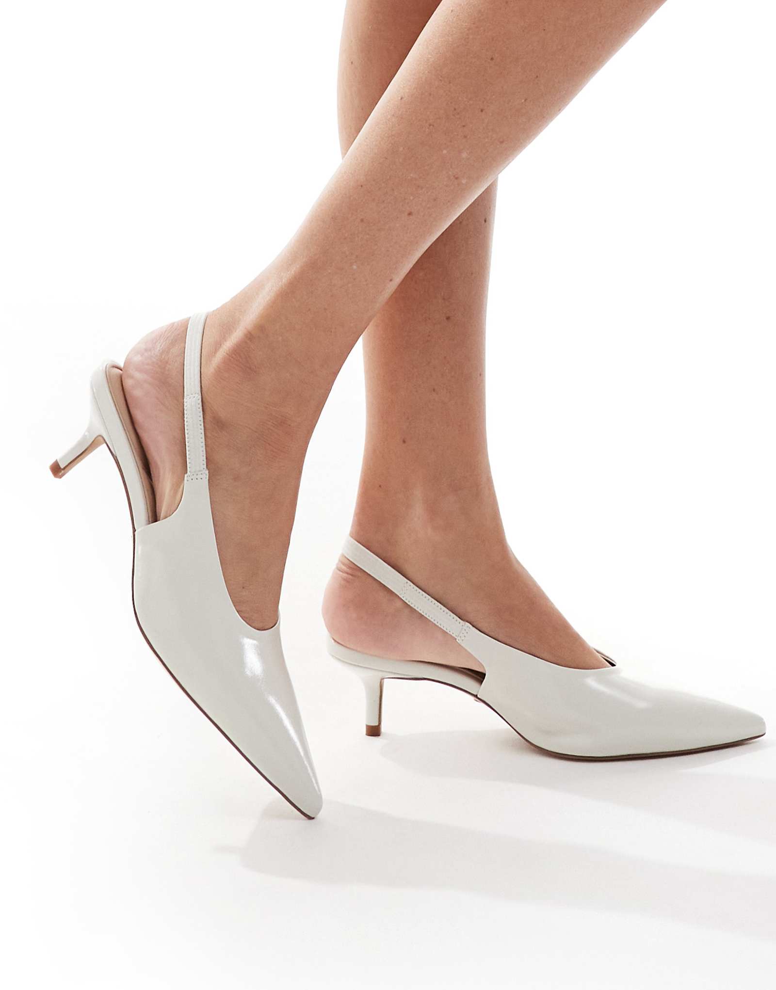 ALDO Oceweth slingback kitten heeled shoes in white leather 16990₽