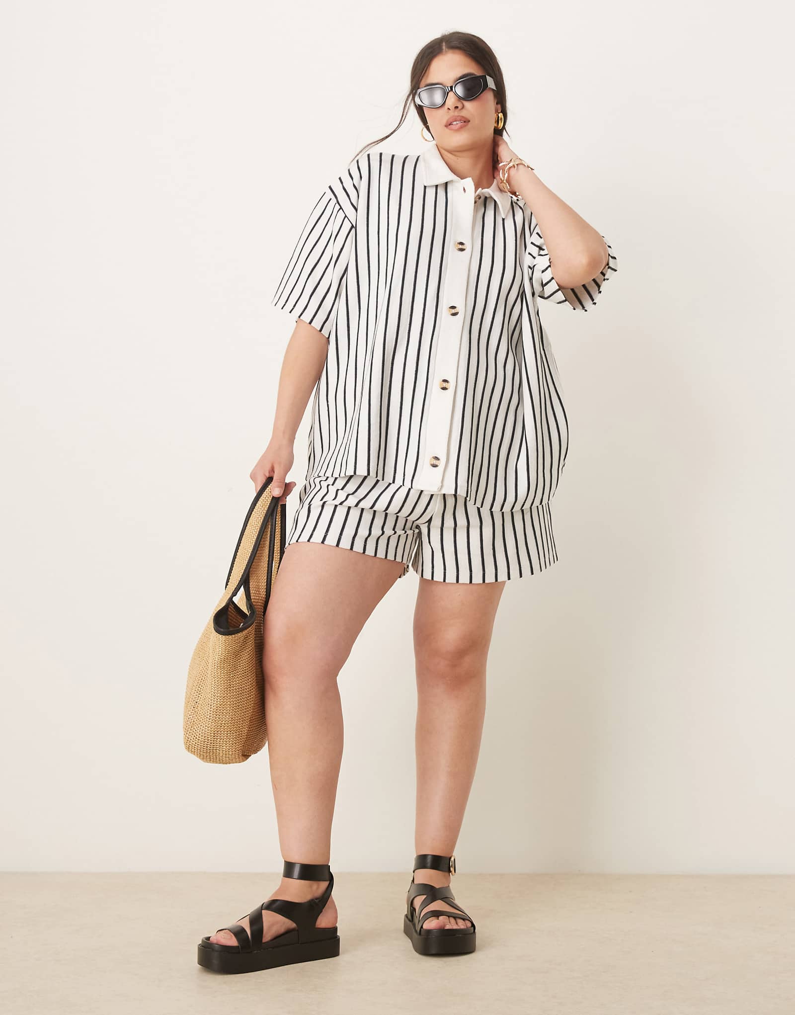 ASOS DESIGN Curve textured shorts in cream and navy stripe - part of a set 5690₽