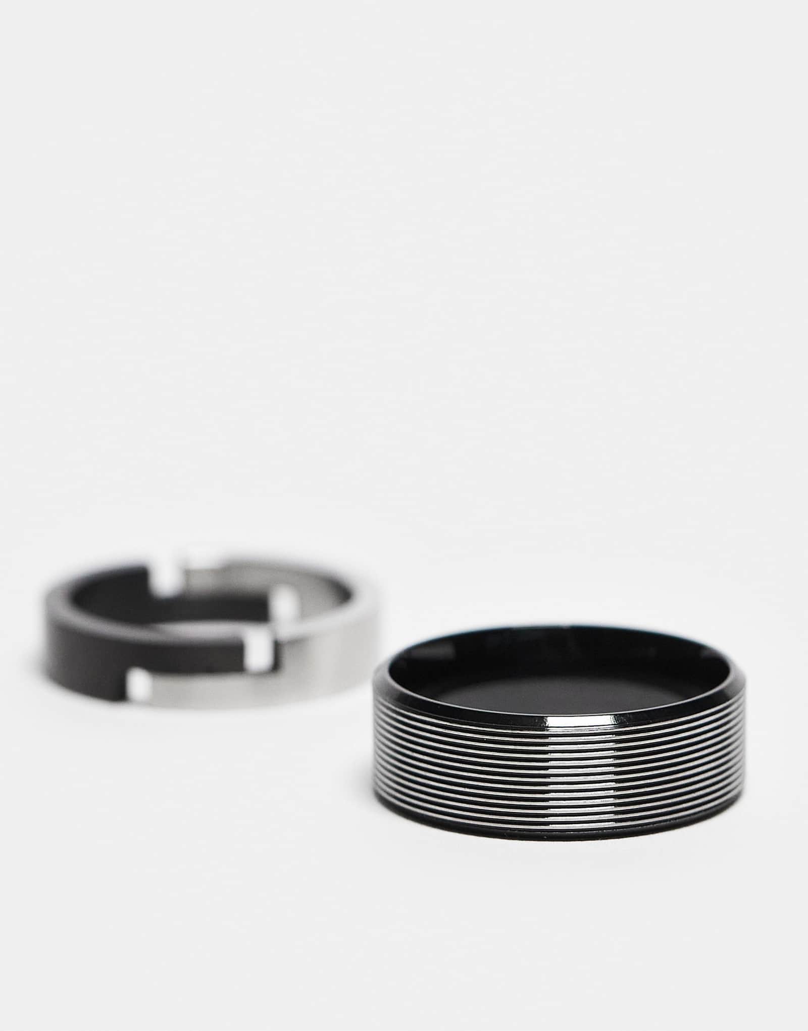 ASOS DESIGN 2 pack waterproof stainless steel band rings with black trim detail in silver tone 3090₽