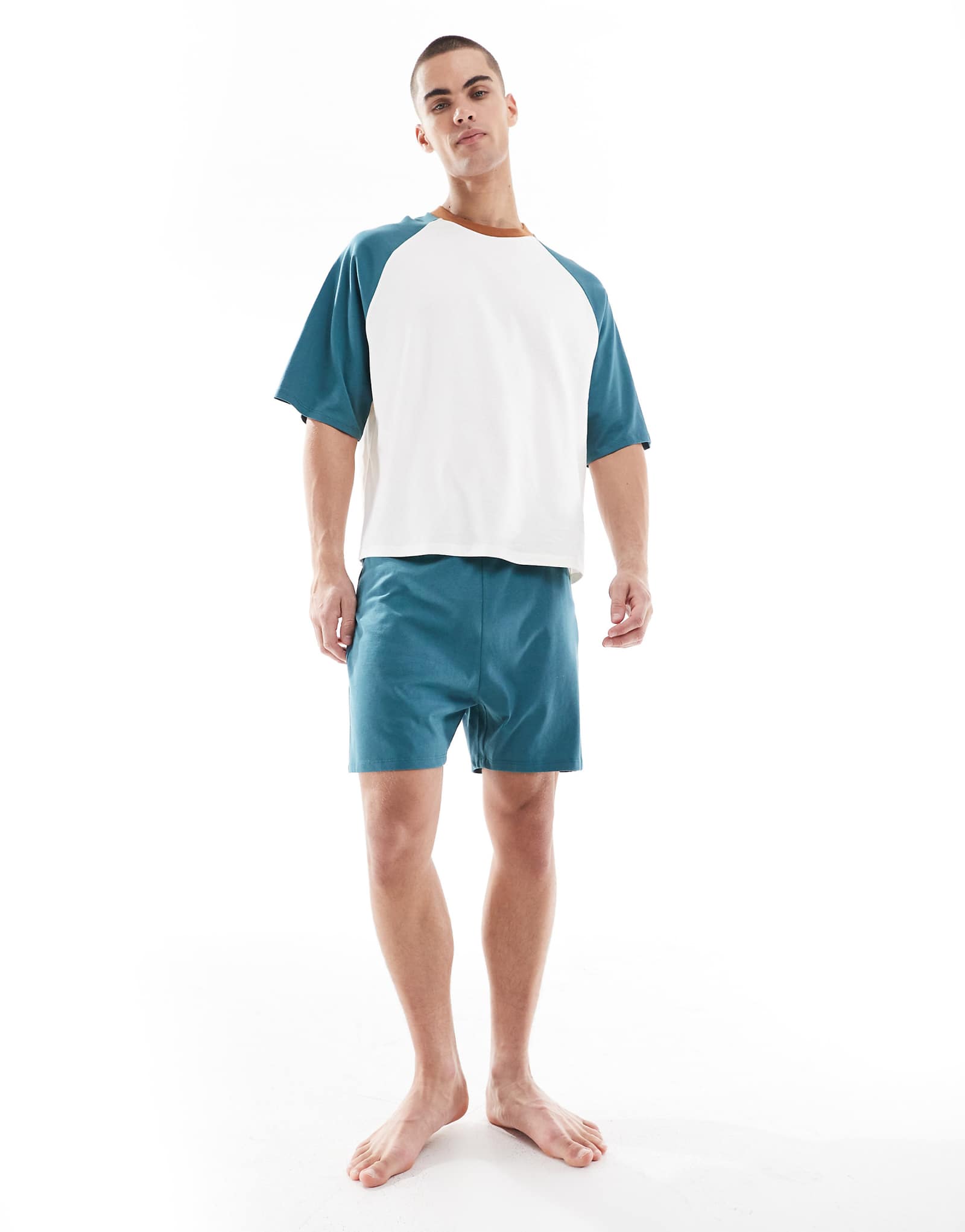 ASOS DESIGN boxy sleepwear set with raglan sleeves in ecru 4590₽