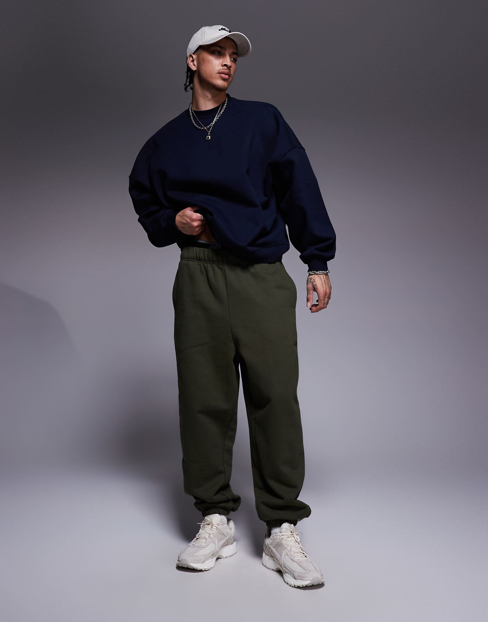 ASOS DESIGN premium heavyweight oversized sweatpants 400gsm in dark green 4790₽