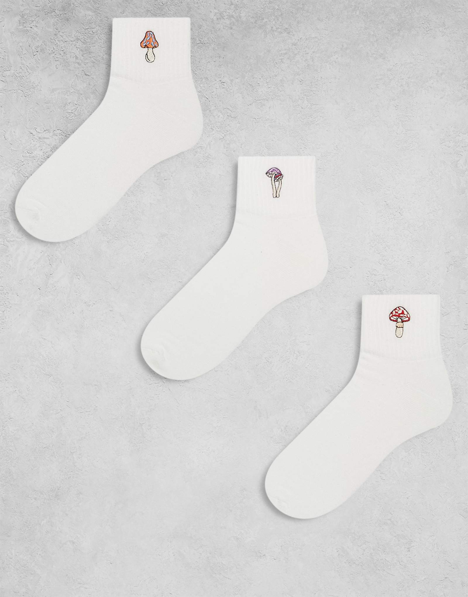 ASOS DESIGN 3 pack short sock with mushroom embroidery in ecru 3690₽