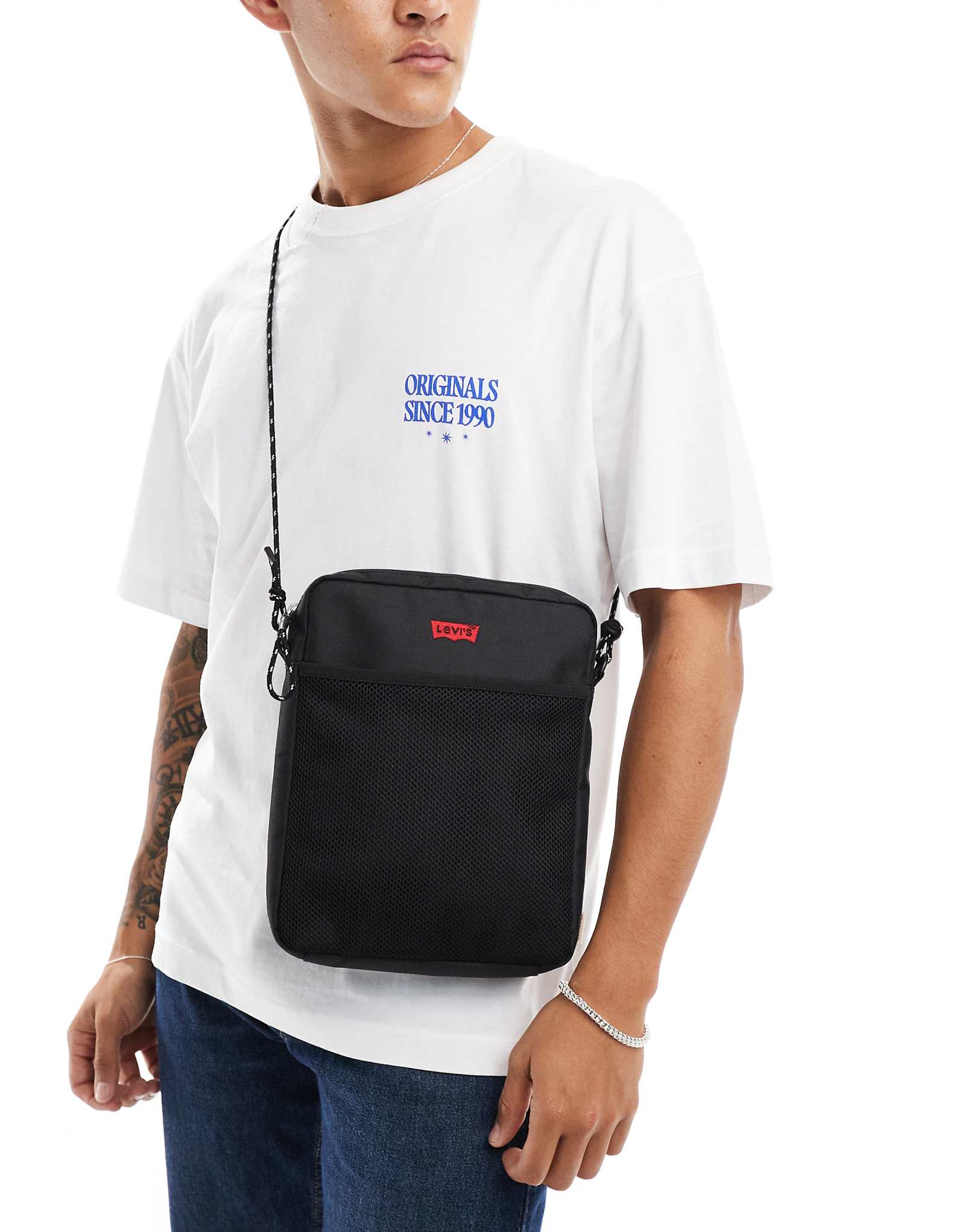 Levis dual strap crossbody bag with logo in black 8990₽