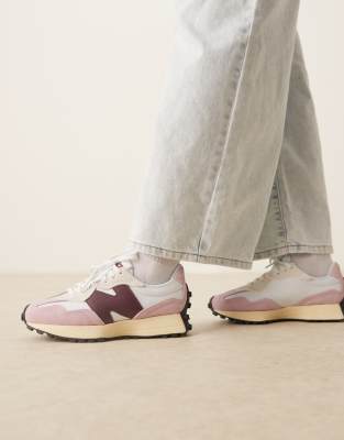 Женские кроссовки New Balance 327 белого цвета с розовыми и бордовыми деталями