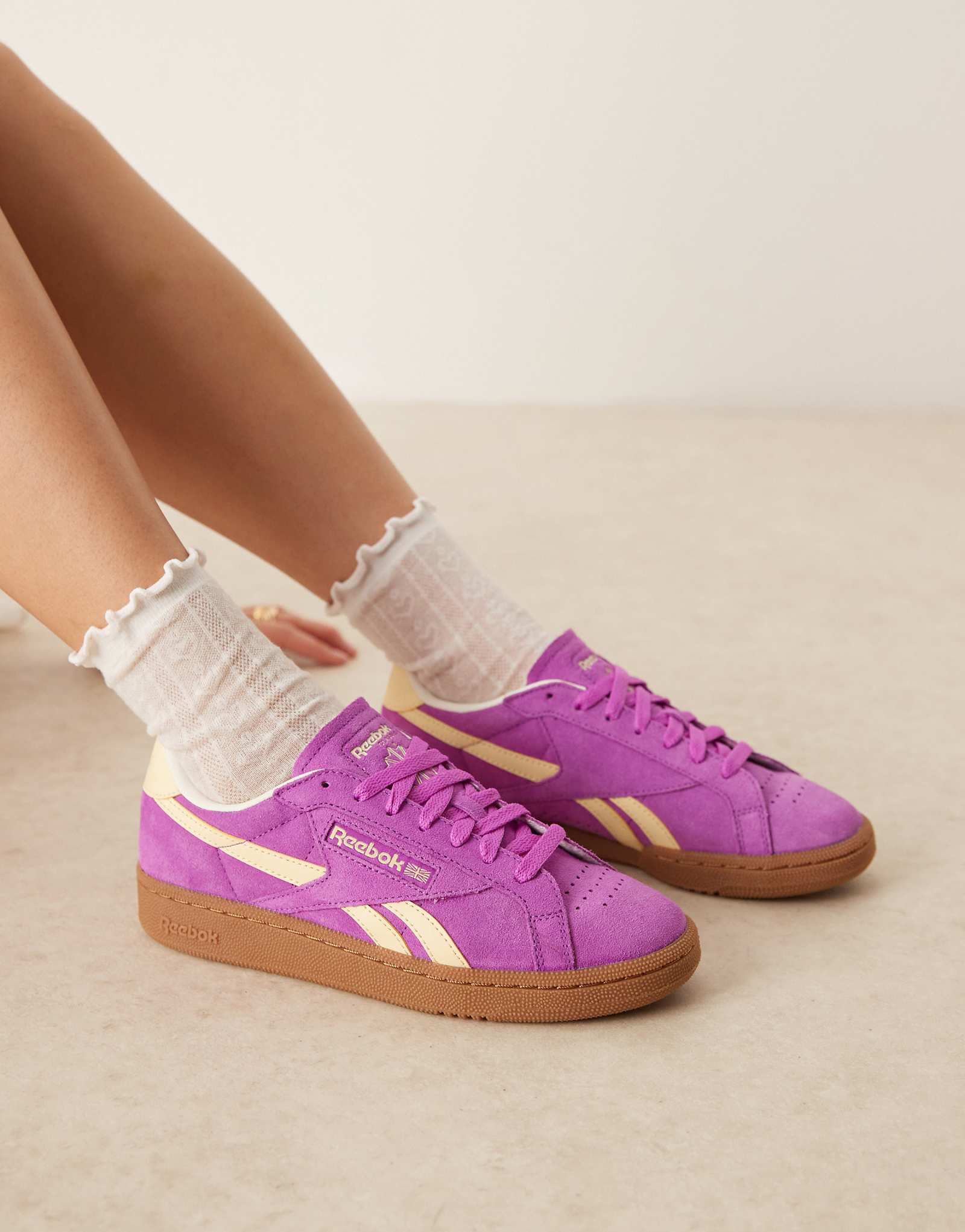 Reebok Club C Grounds sneakers in purple and white detail with gumsole 15090₽