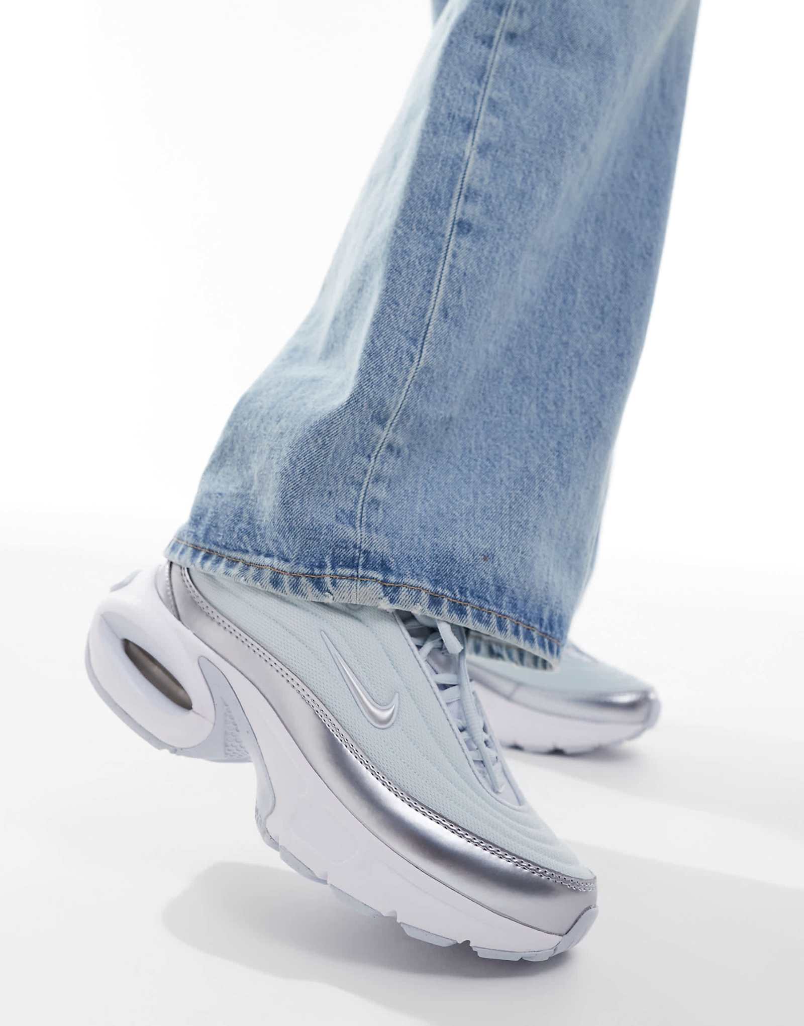 Nike Air Max Portal sneakers in light blue 24490₽