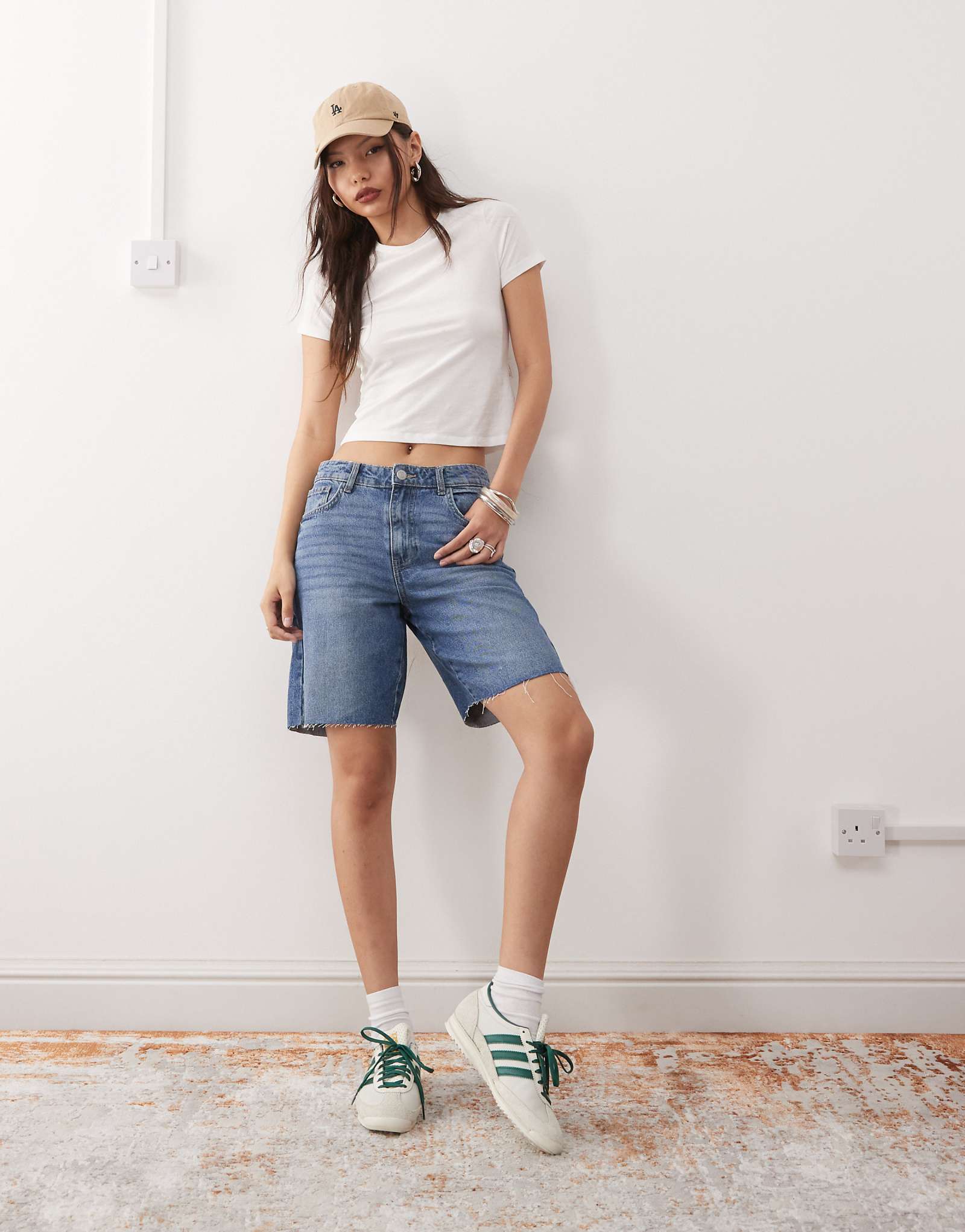 Noisy May high rise baggy denim shorts in mid wash blue 10990₽